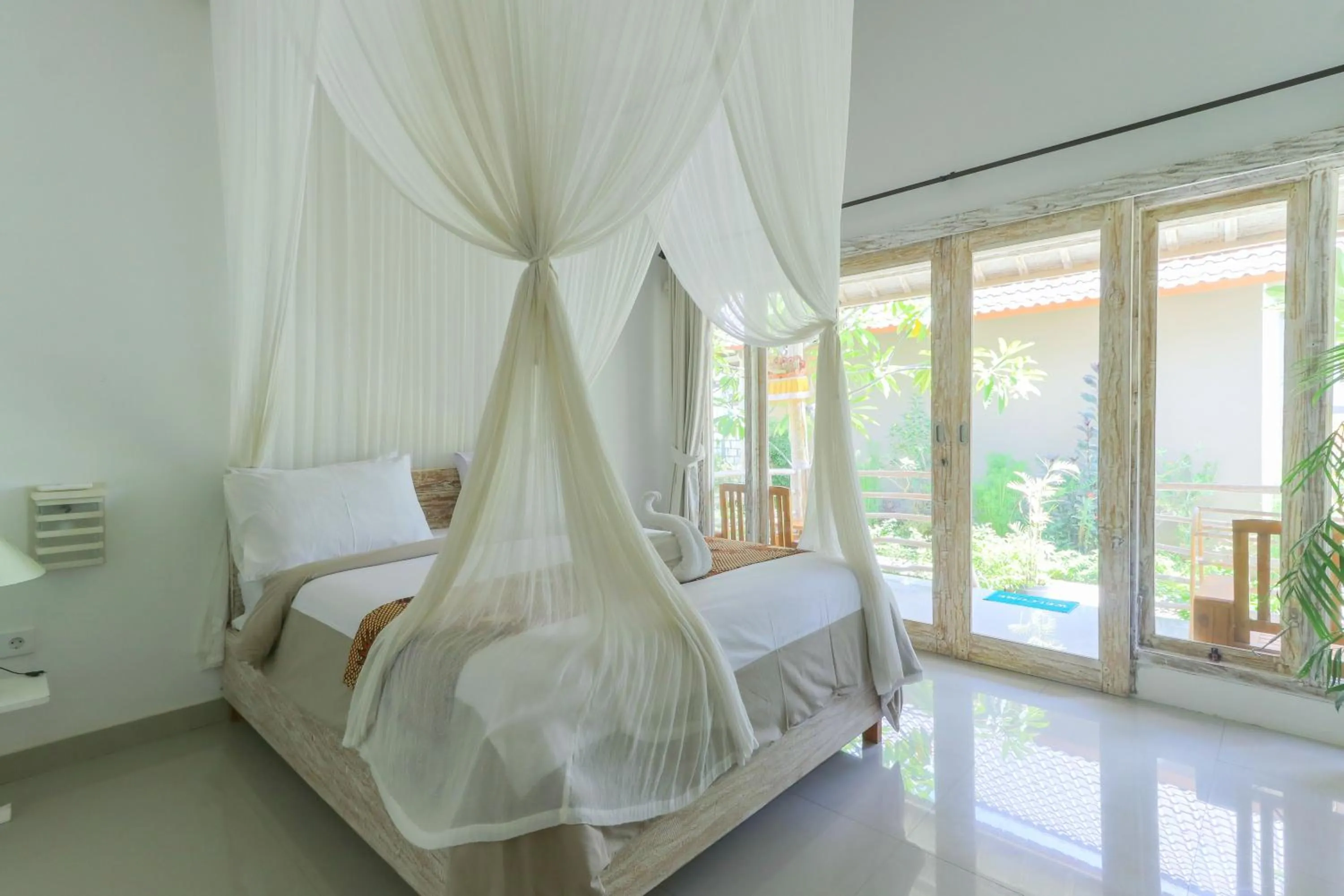 Photo of the whole room, Bed in Angels Bungalow Nusa Penida