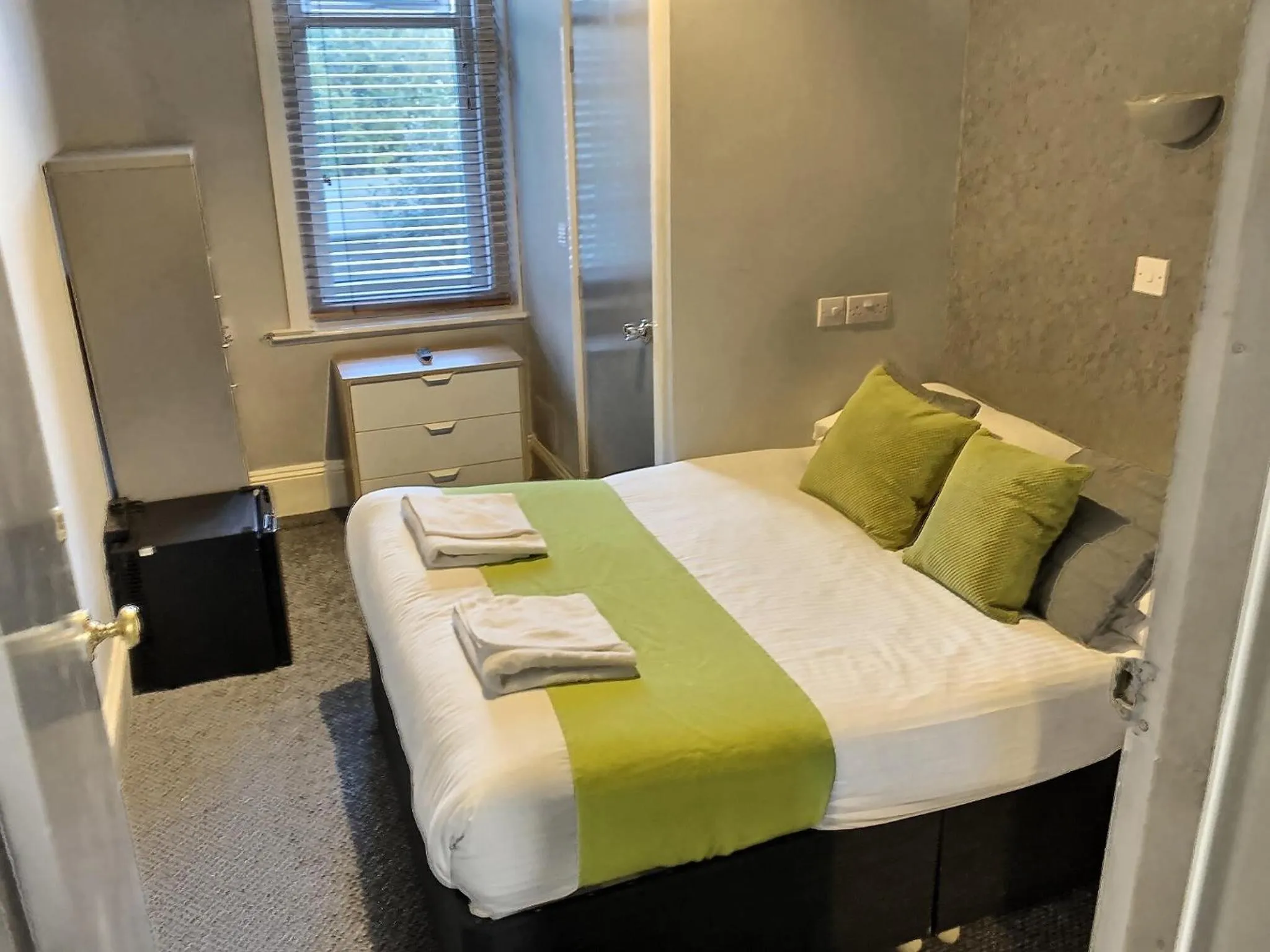 Photo of the whole room in Chelsea Apart-Hotel