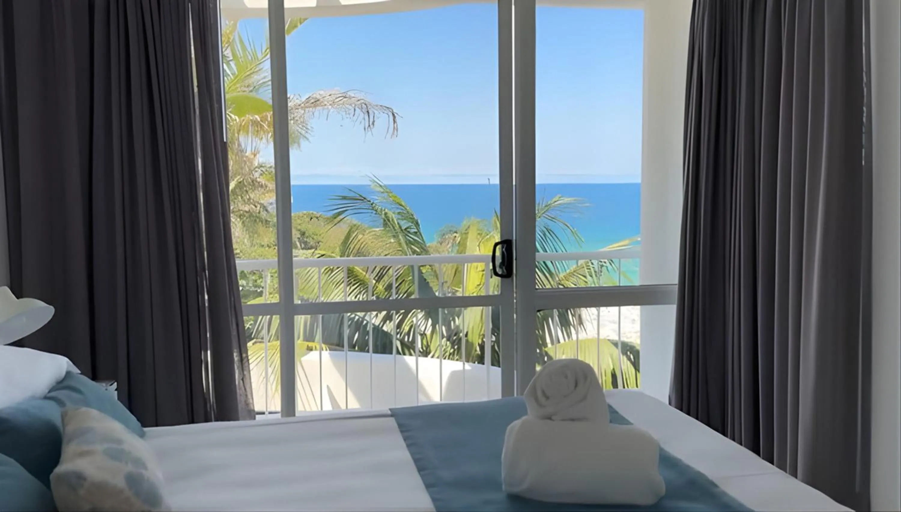 Bed in La Mer Sunshine Beachfront