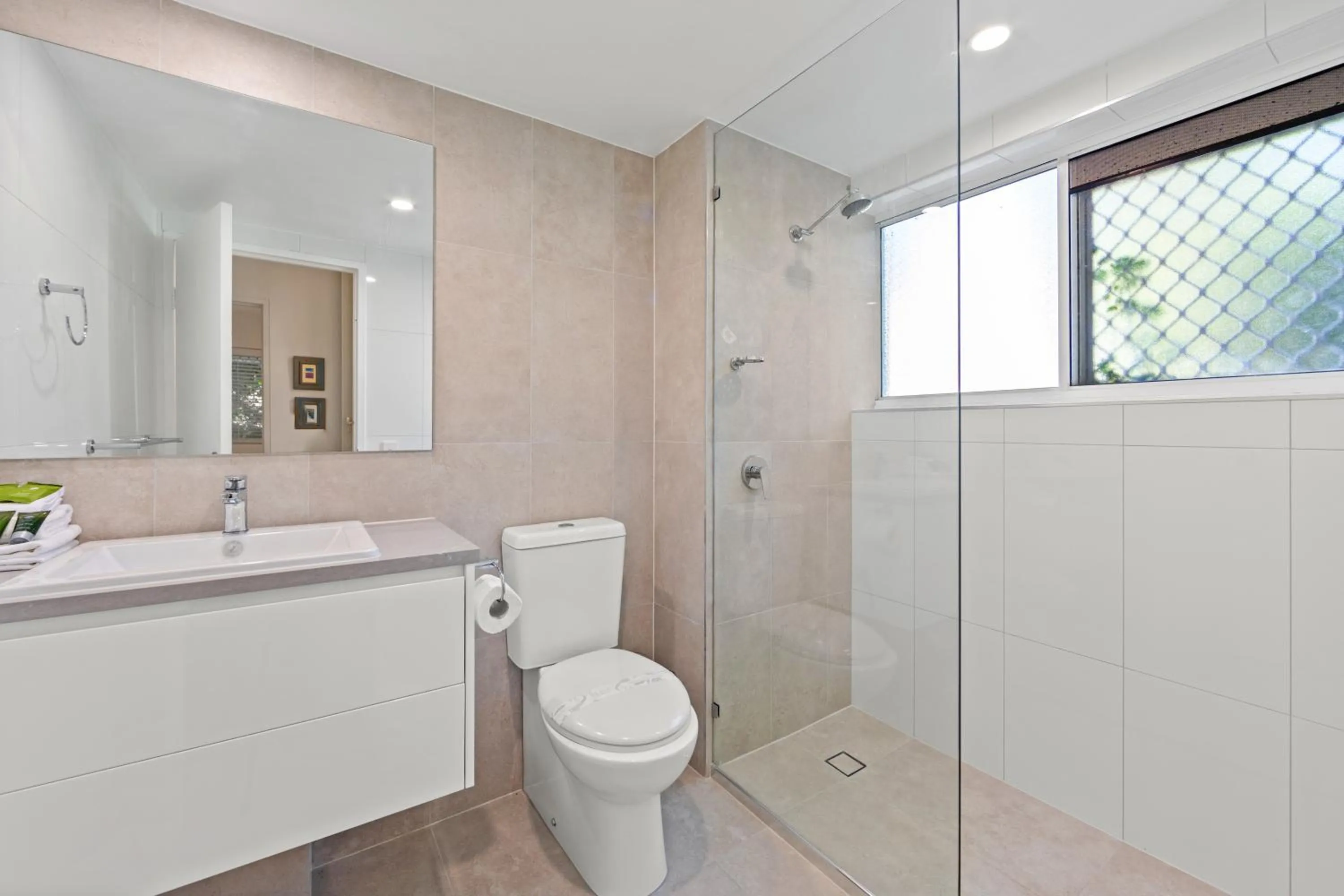 La Mer Sunshine Beachfront