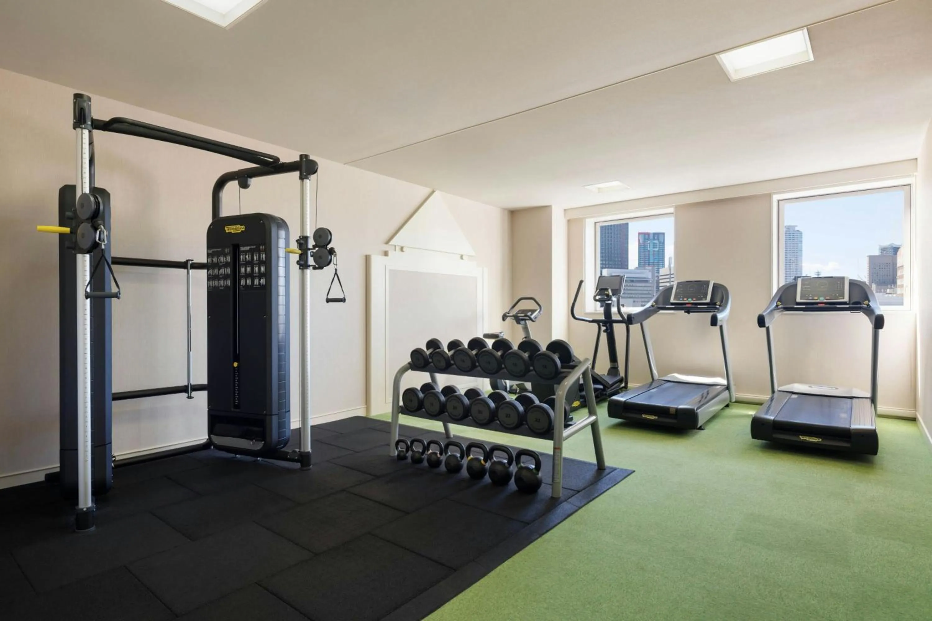 Fitness centre/facilities in The Westin Osaka