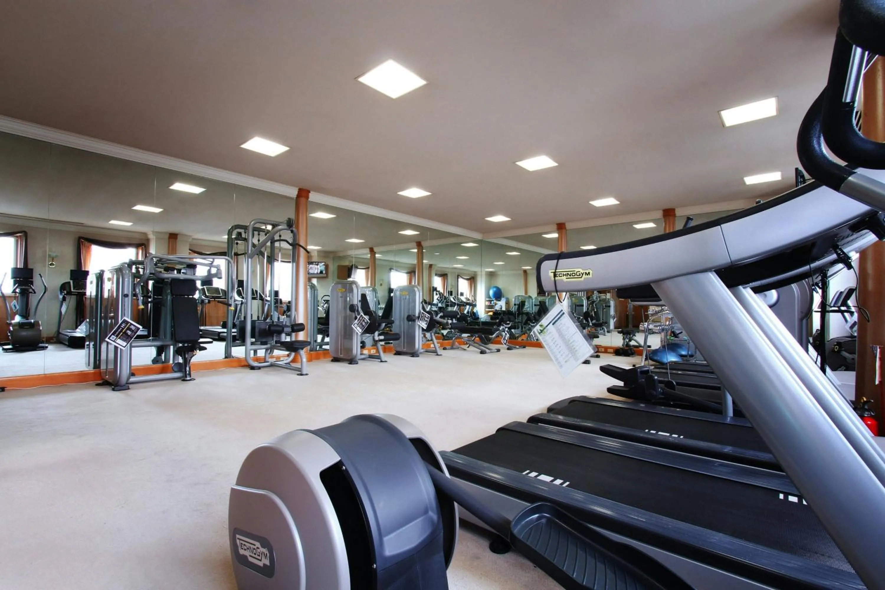 Fitness centre/facilities in The Westin Osaka