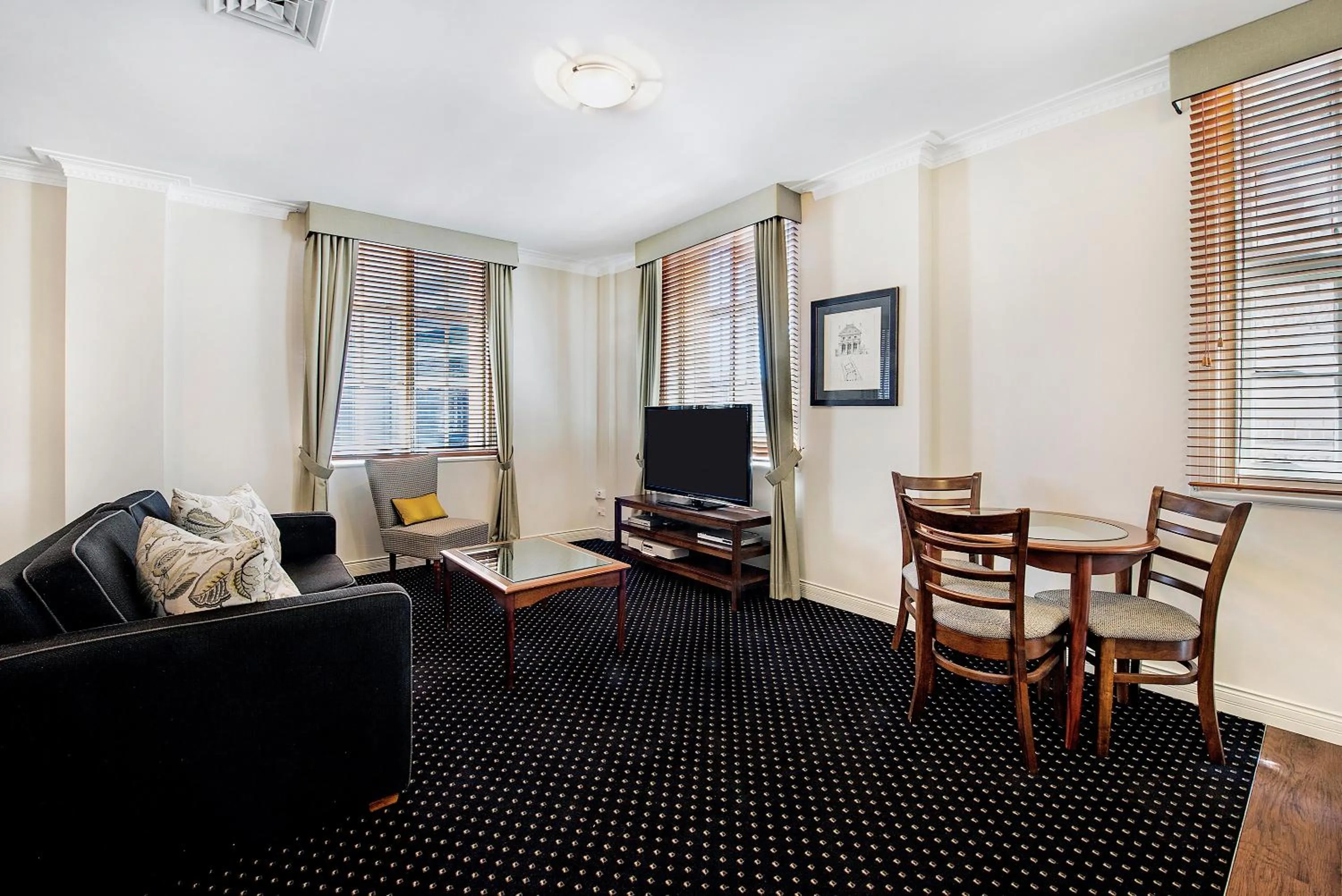 Living room in Rothbury Hotel