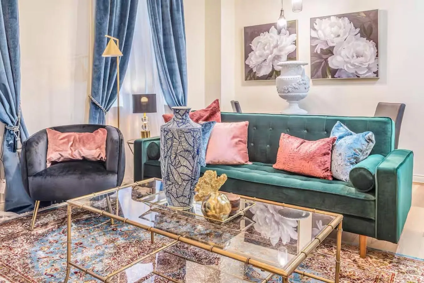 Living room in Rothbury Hotel