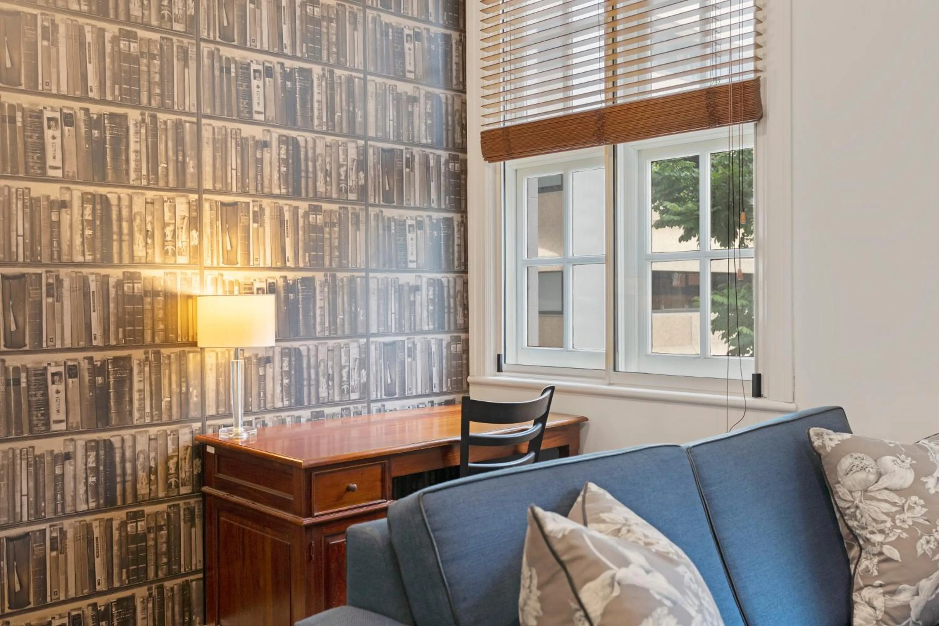 Living room in Rothbury Hotel