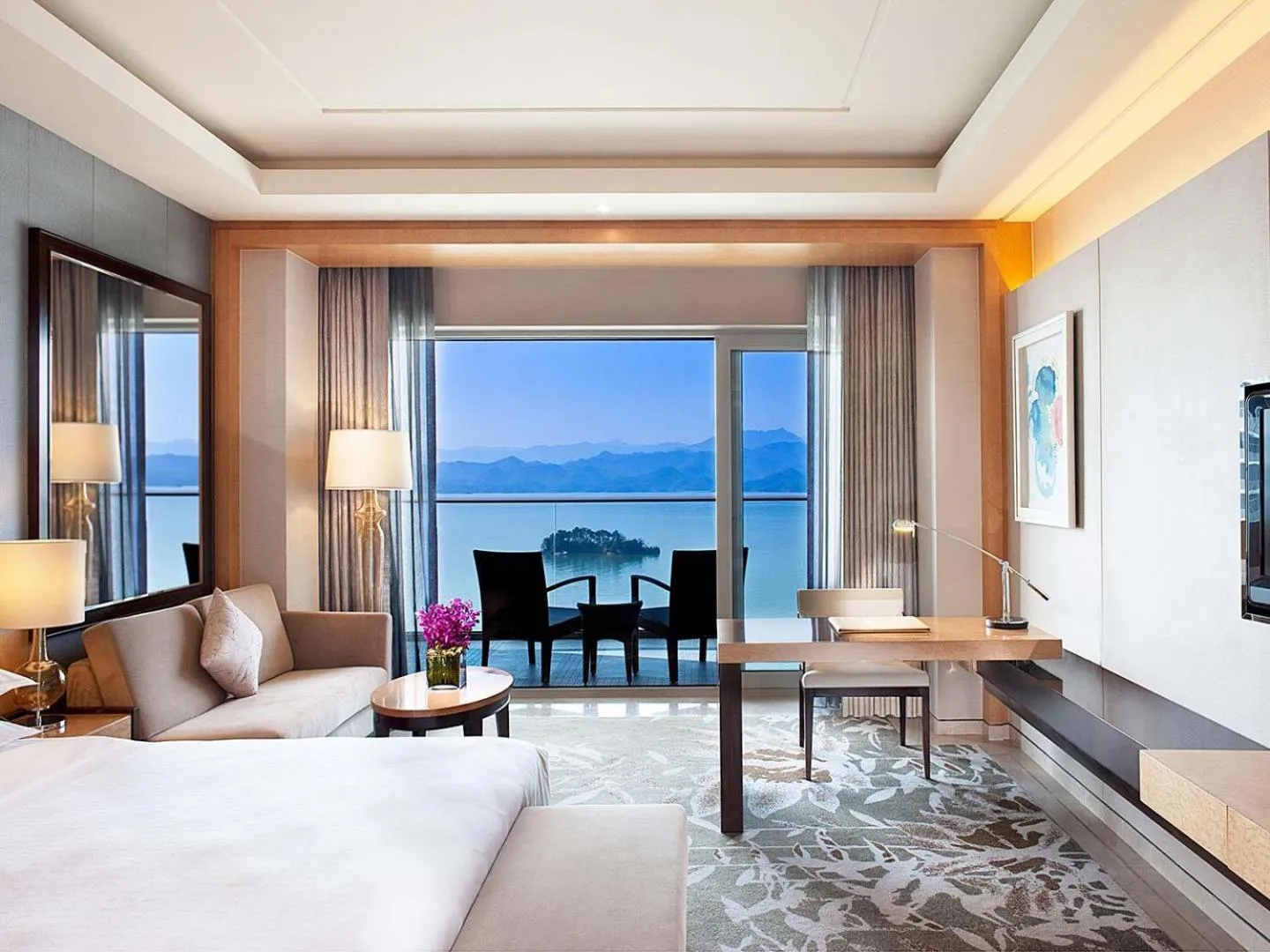 Property building, Bed in Sheraton Qiandao Lake Resort