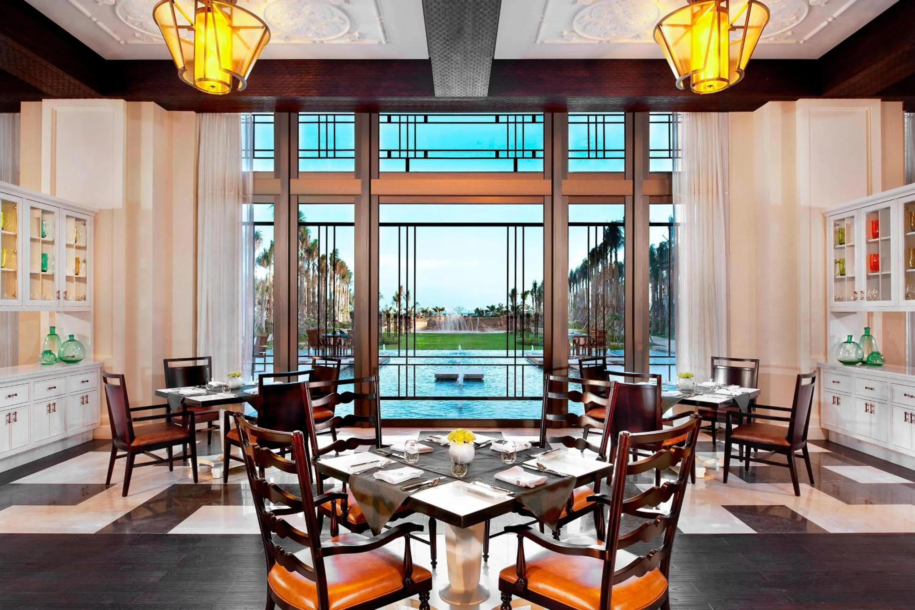 Restaurant/places to eat in The St. Regis Sanya Yalong Bay Resort