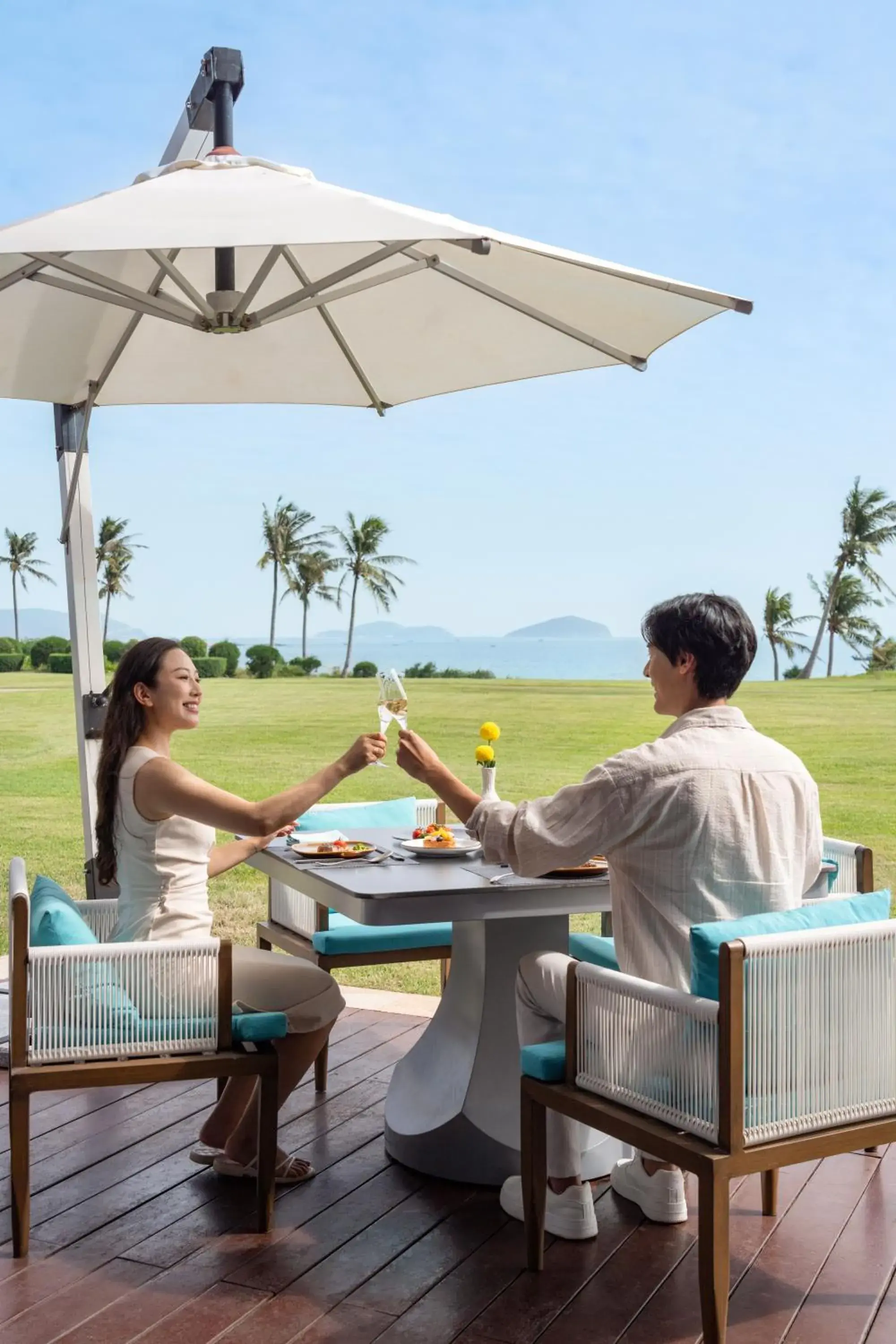 Royal Seaside Pool Villa (two-bedroom)(Brunch + first-day special offer + daily mini bar + butler service + airport pick-up or drop-off& once villa afternoon tea(Stay for 2 nights or more )+ 10 complimentary laundry++ 15% off on dining and spa servic in The St. Regis Sanya Yalong Bay Resort Royal Seaside Pool Villa (two-bedroom)(Brunch + first-day special offer + daily mini bar + butler service + airport pick-up or drop-off& once villa afternoon tea(Stay for 2 nights or more )+ 10 complimentary laundry++ 15% off on dining and spa servic in The St. Regis Sanya Yalong Bay Resort