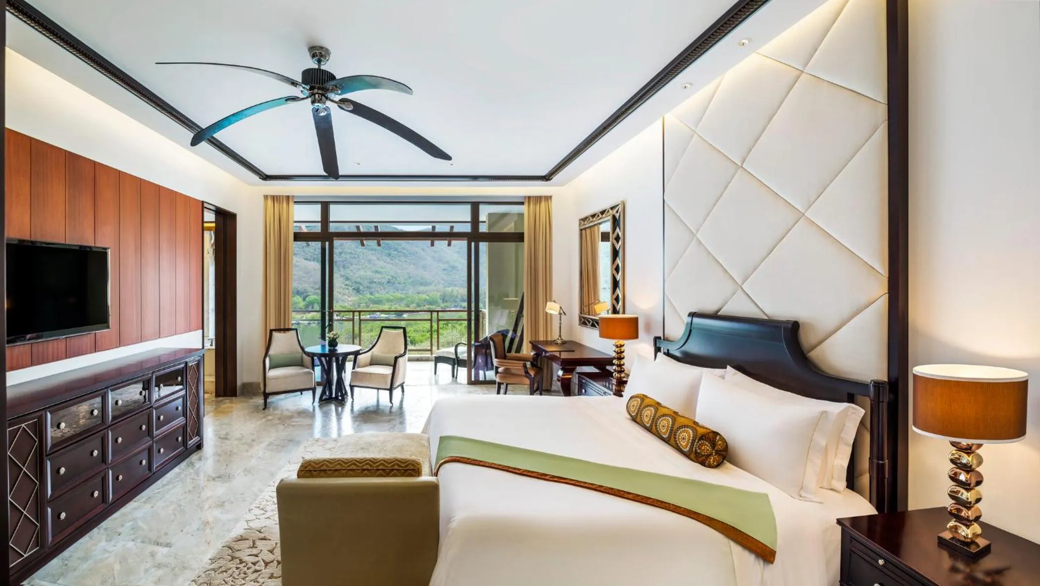 Bed in The St. Regis Sanya Yalong Bay Resort