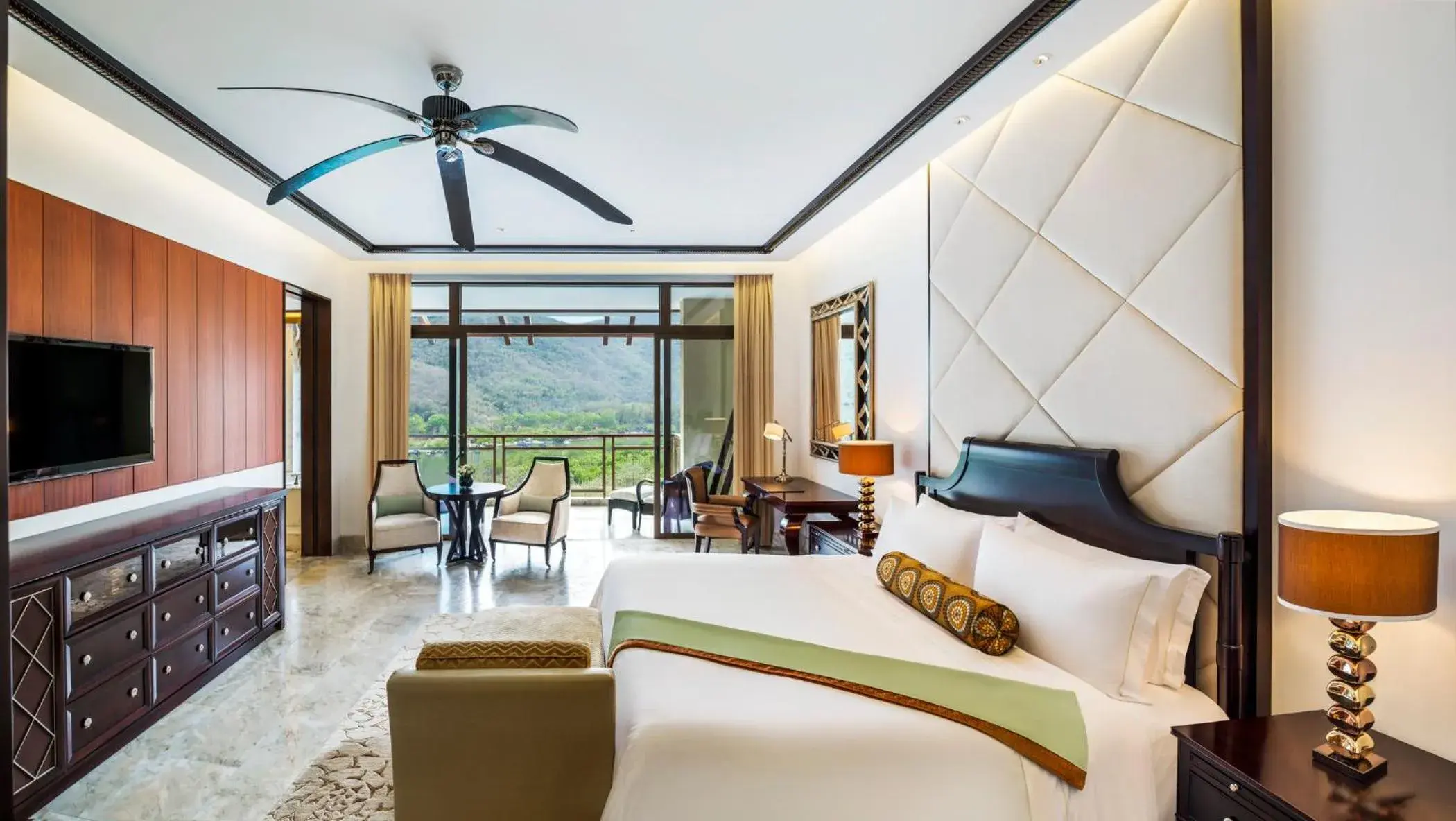 Grand Harbor View Room-1 bed in The St. Regis Sanya Yalong Bay Resort Grand Harbor View Room-1 bed in The St. Regis Sanya Yalong Bay Resort