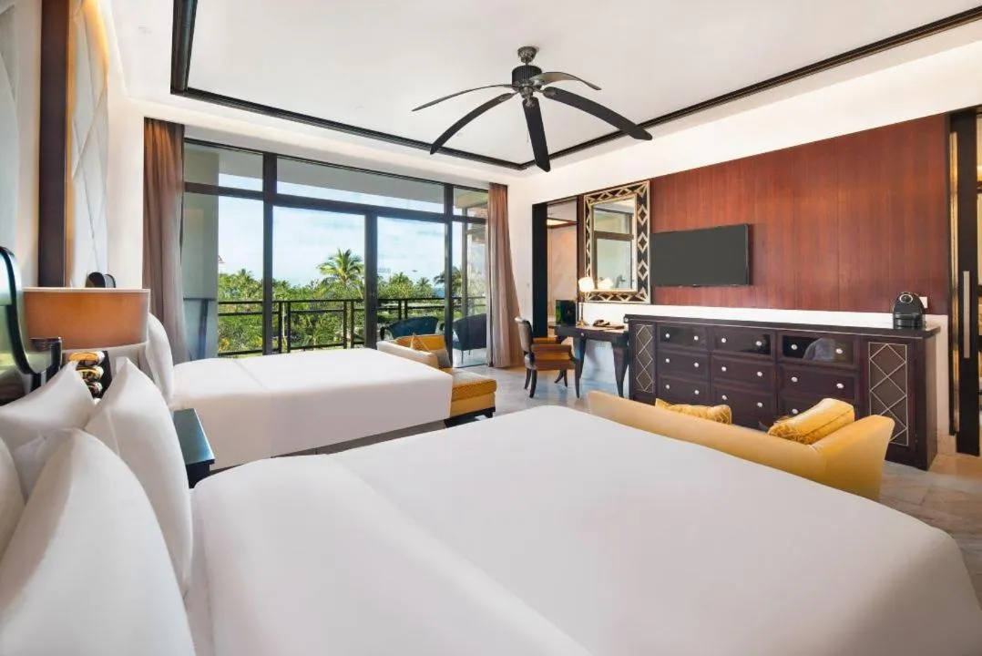Bed in The St. Regis Sanya Yalong Bay Resort