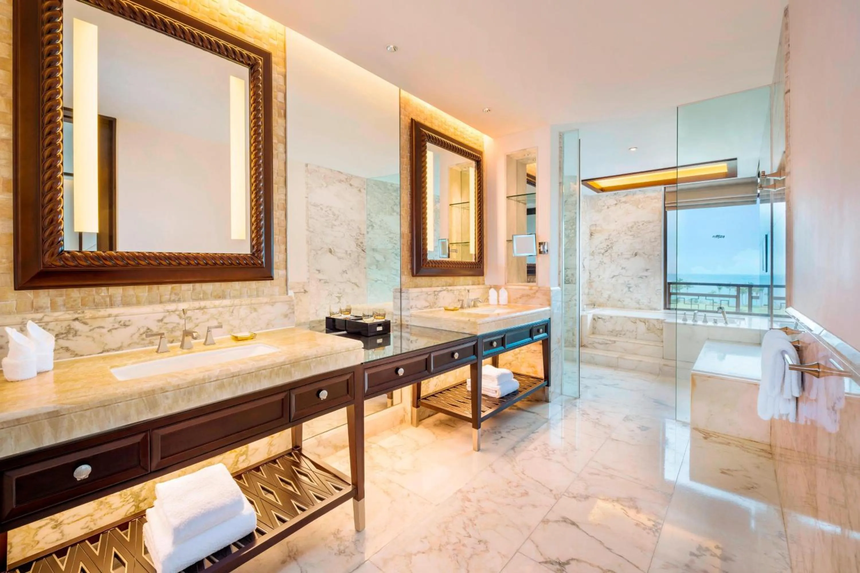 Bathroom, Bed in The St. Regis Sanya Yalong Bay Resort