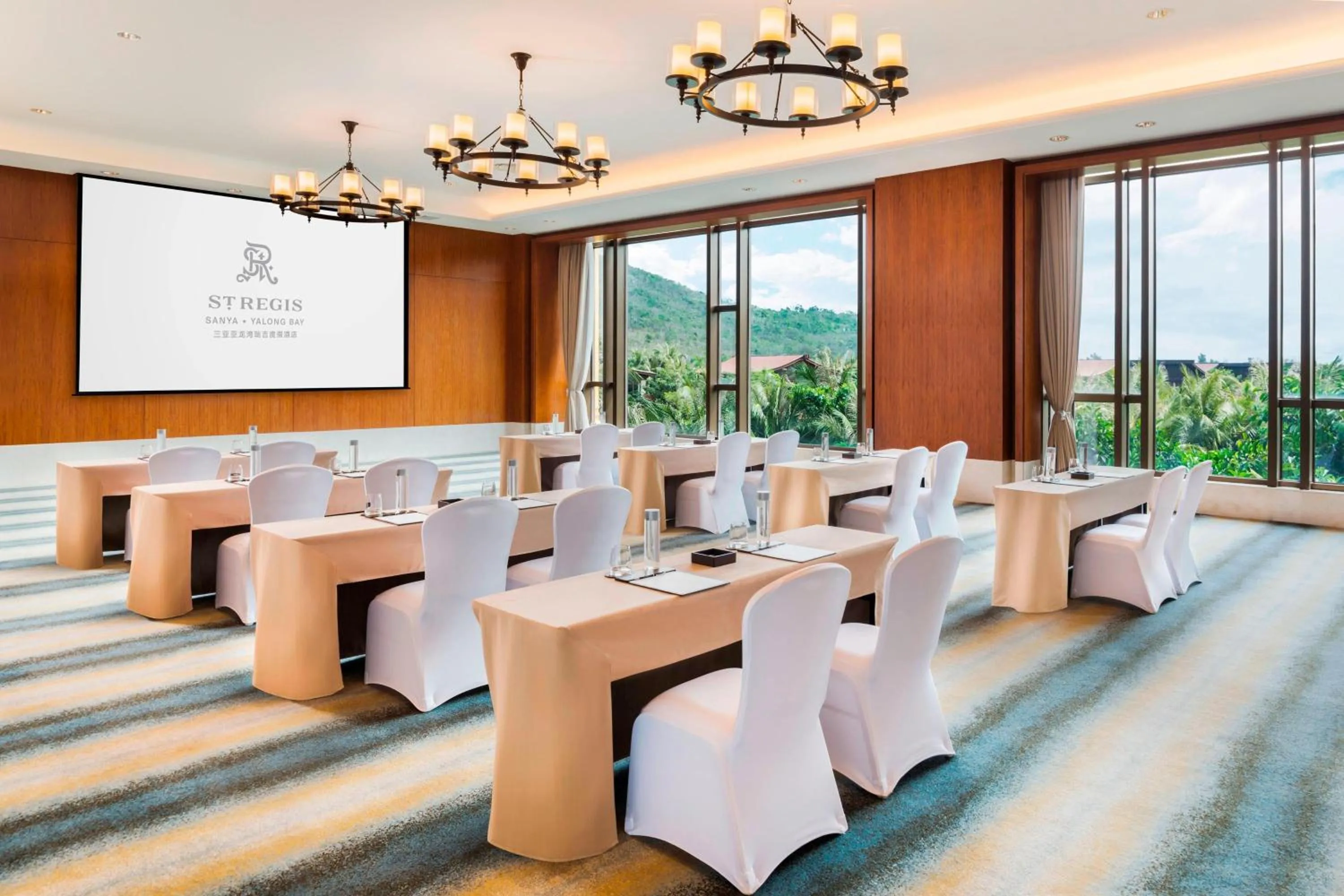 Meeting/conference room in The St. Regis Sanya Yalong Bay Resort