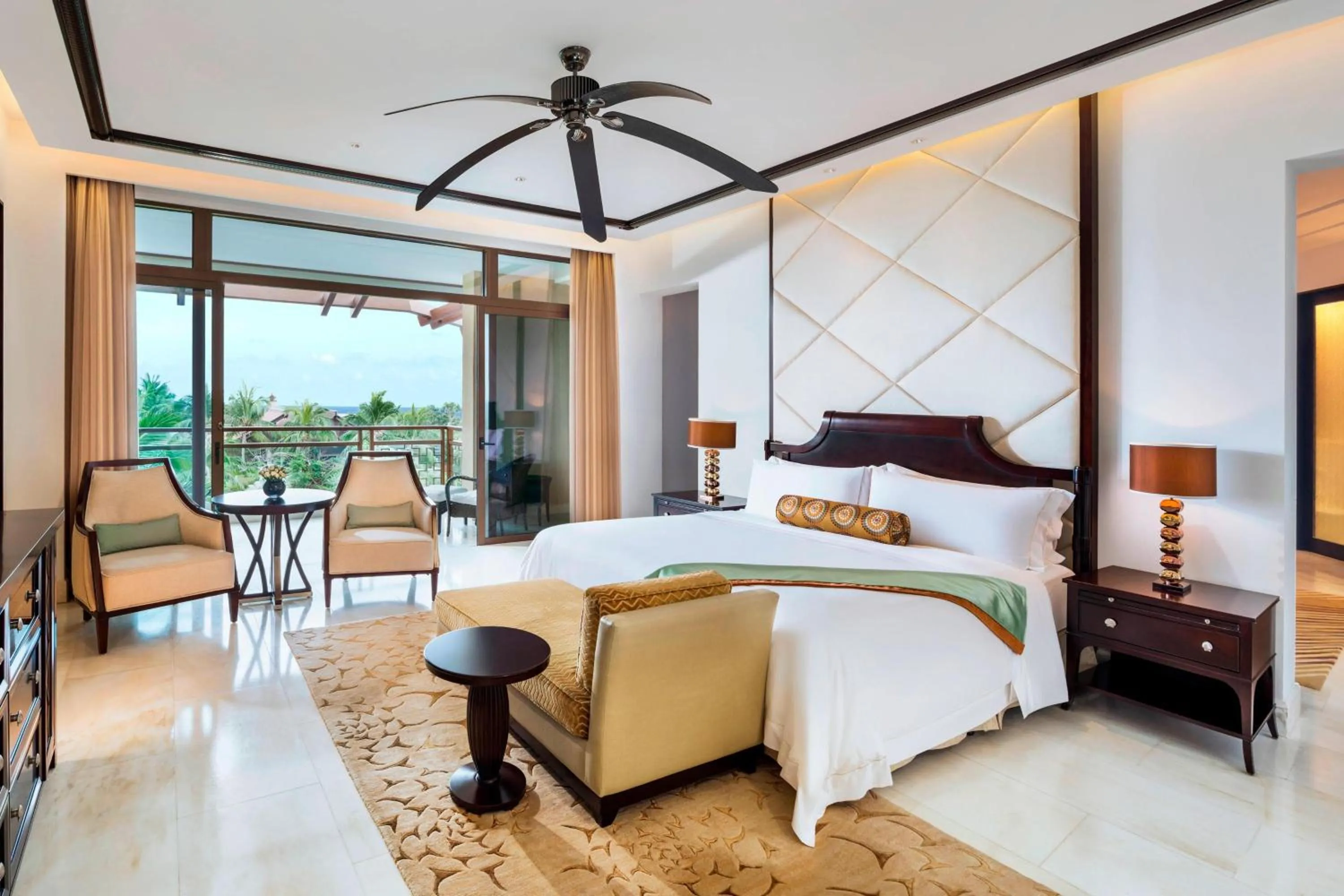 Bedroom, Bed in The St. Regis Sanya Yalong Bay Resort