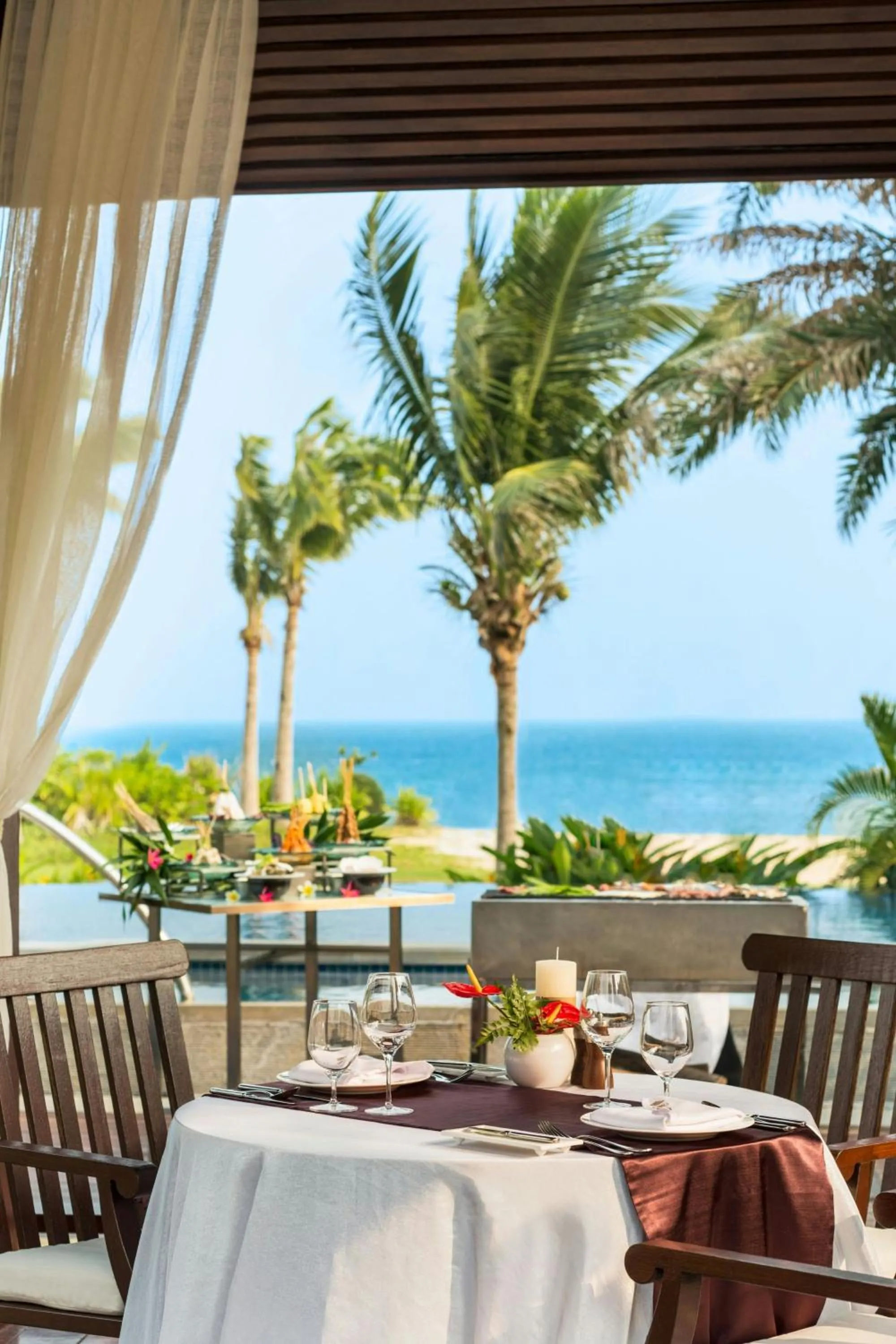 Restaurant/places to eat in The St. Regis Sanya Yalong Bay Resort