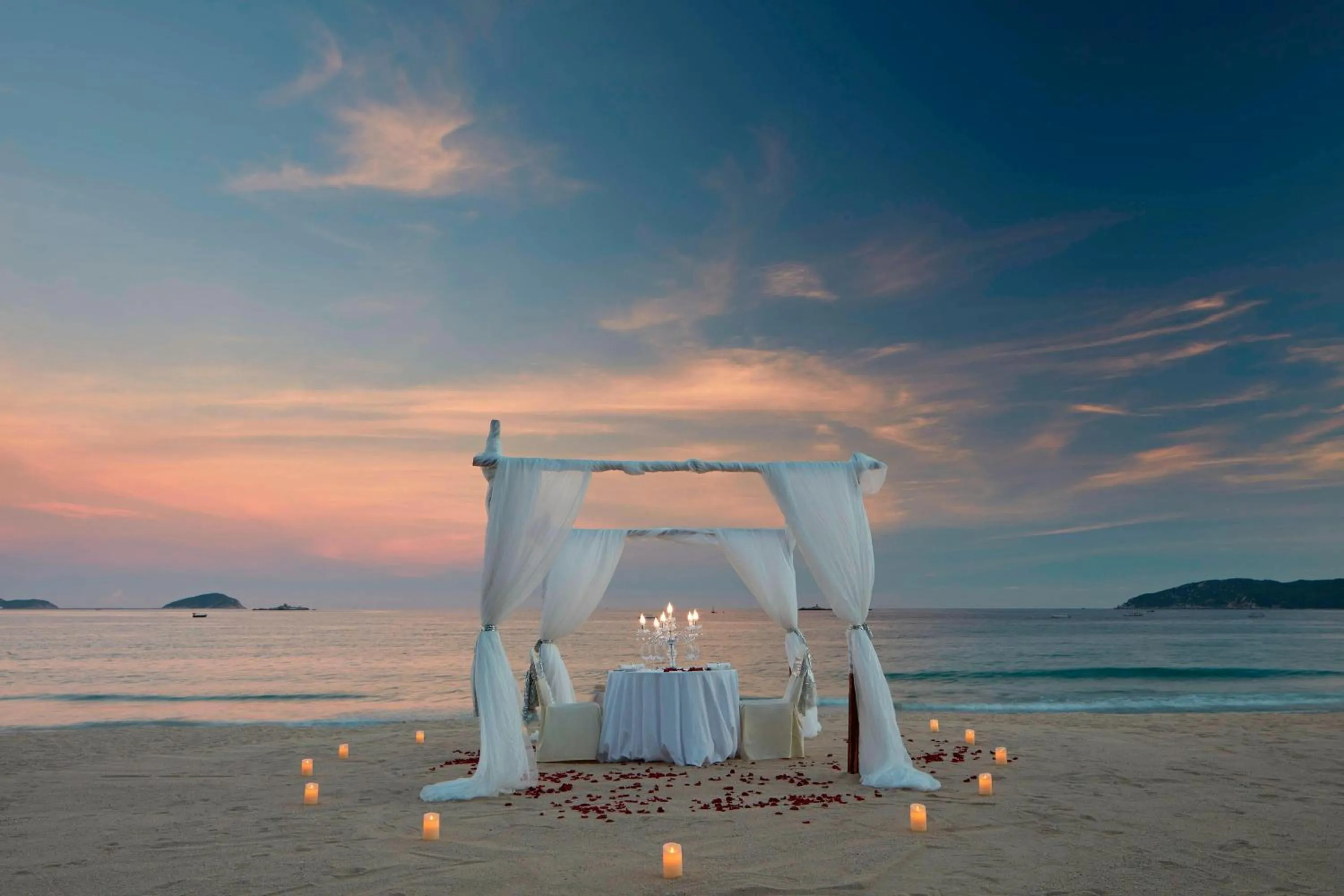 Beach in Sheraton Sanya Yalong Bay Resort