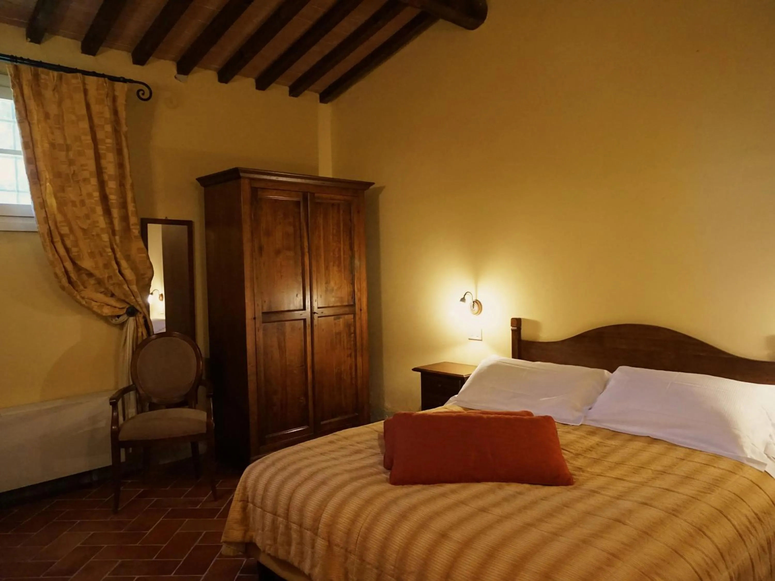Bed in Borgo Colleoli Resort
