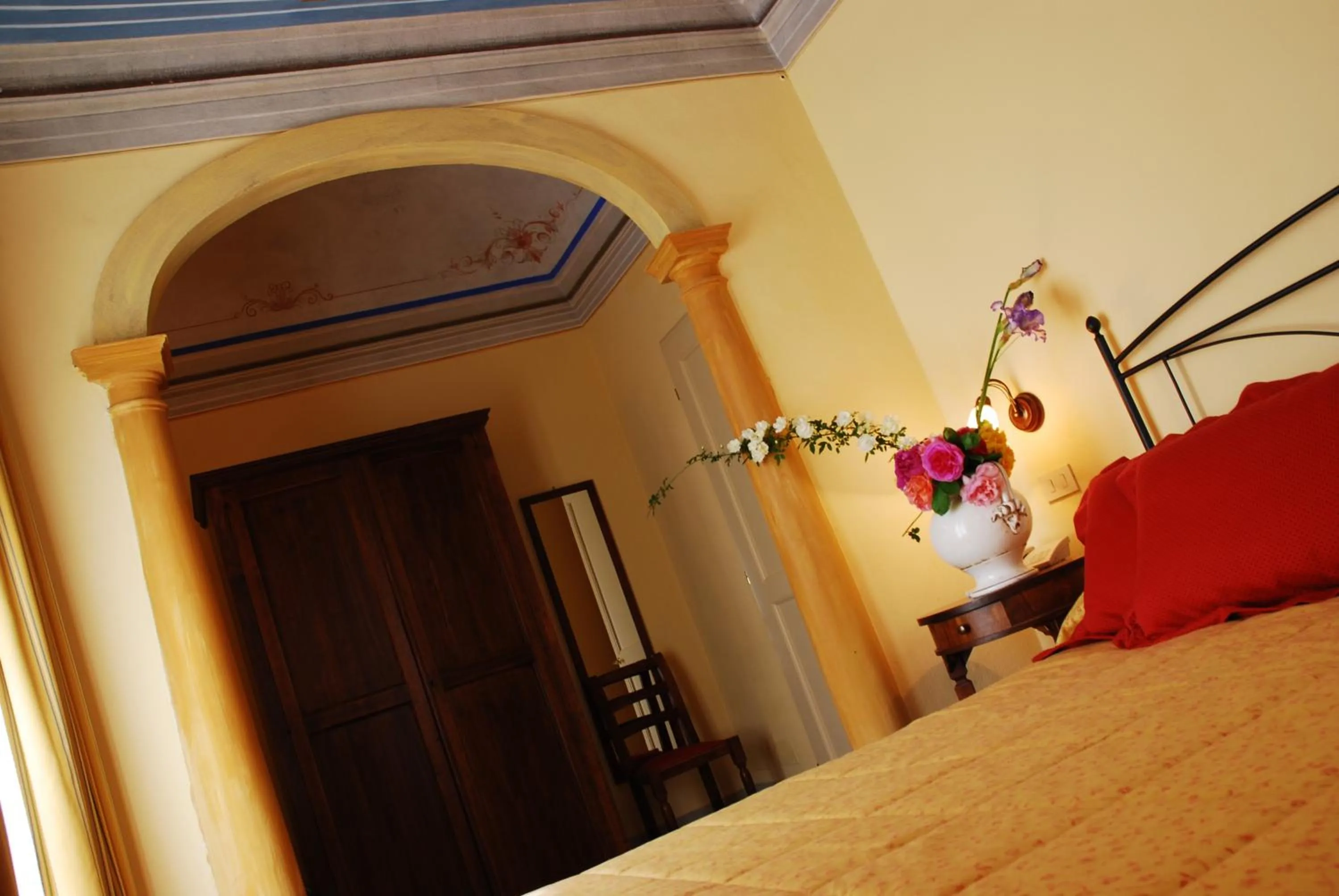 Decorative detail, Bed in Borgo Colleoli Resort