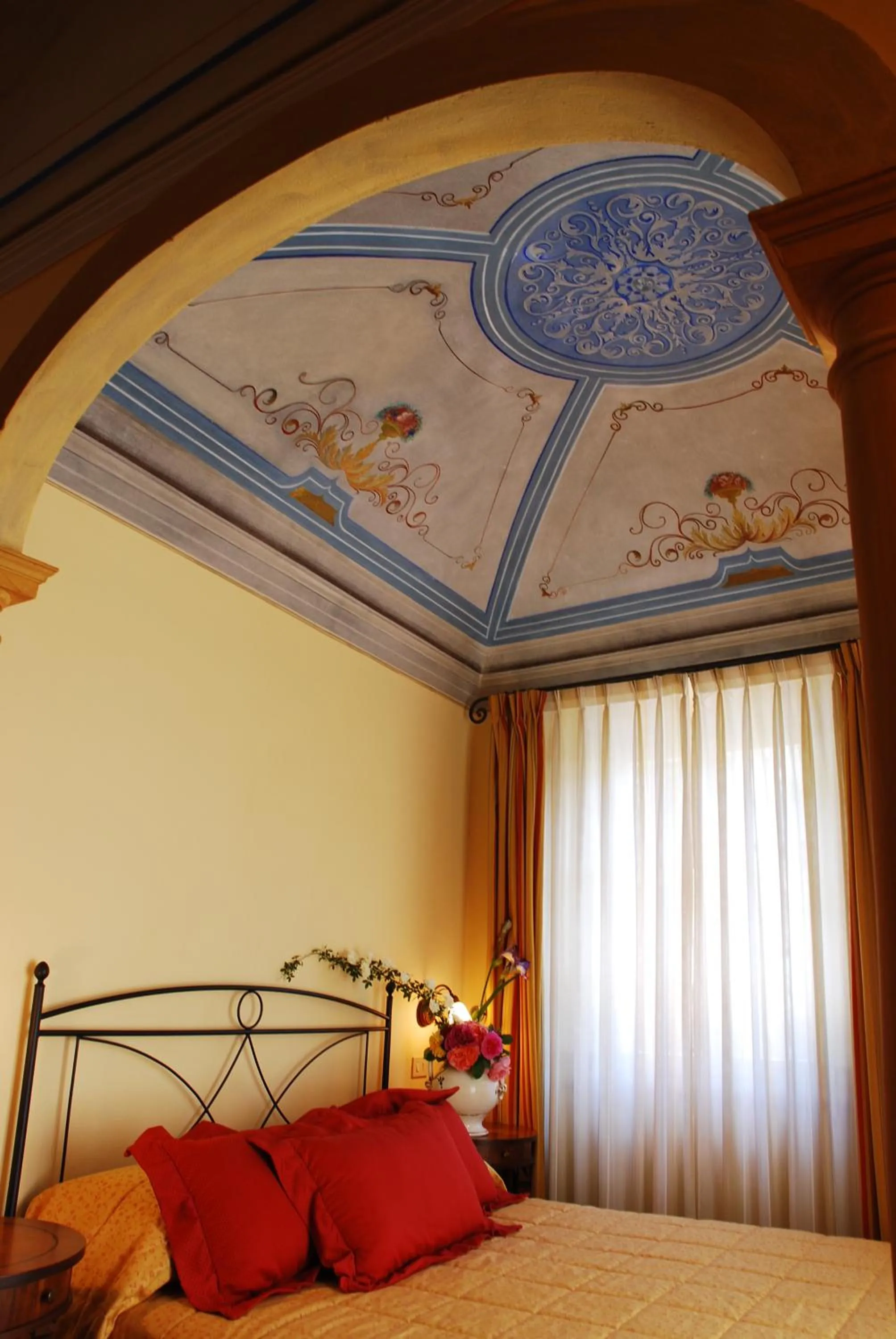 Decorative detail, Bed in Borgo Colleoli Resort