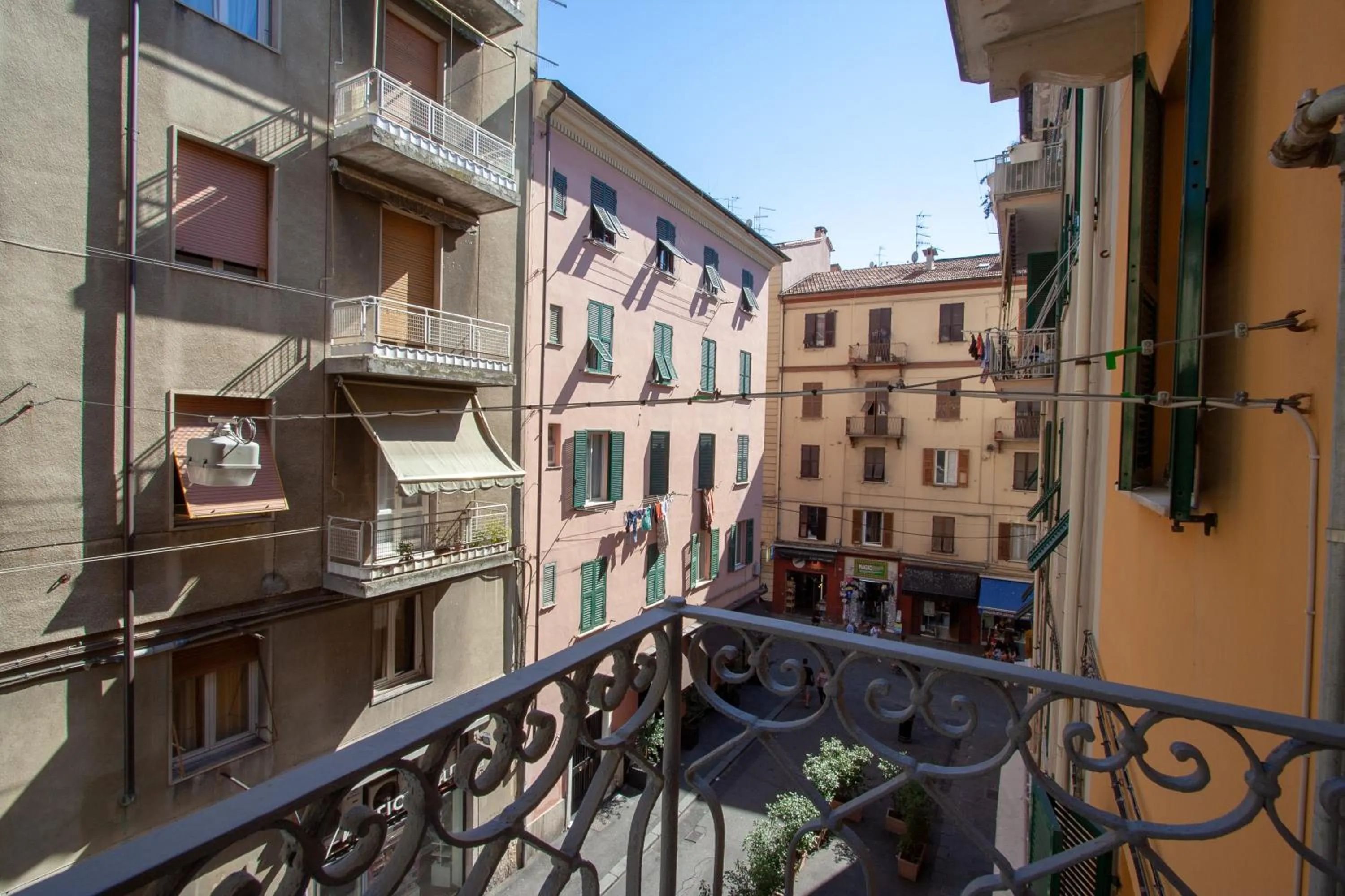 Street view in La casa di Mattia