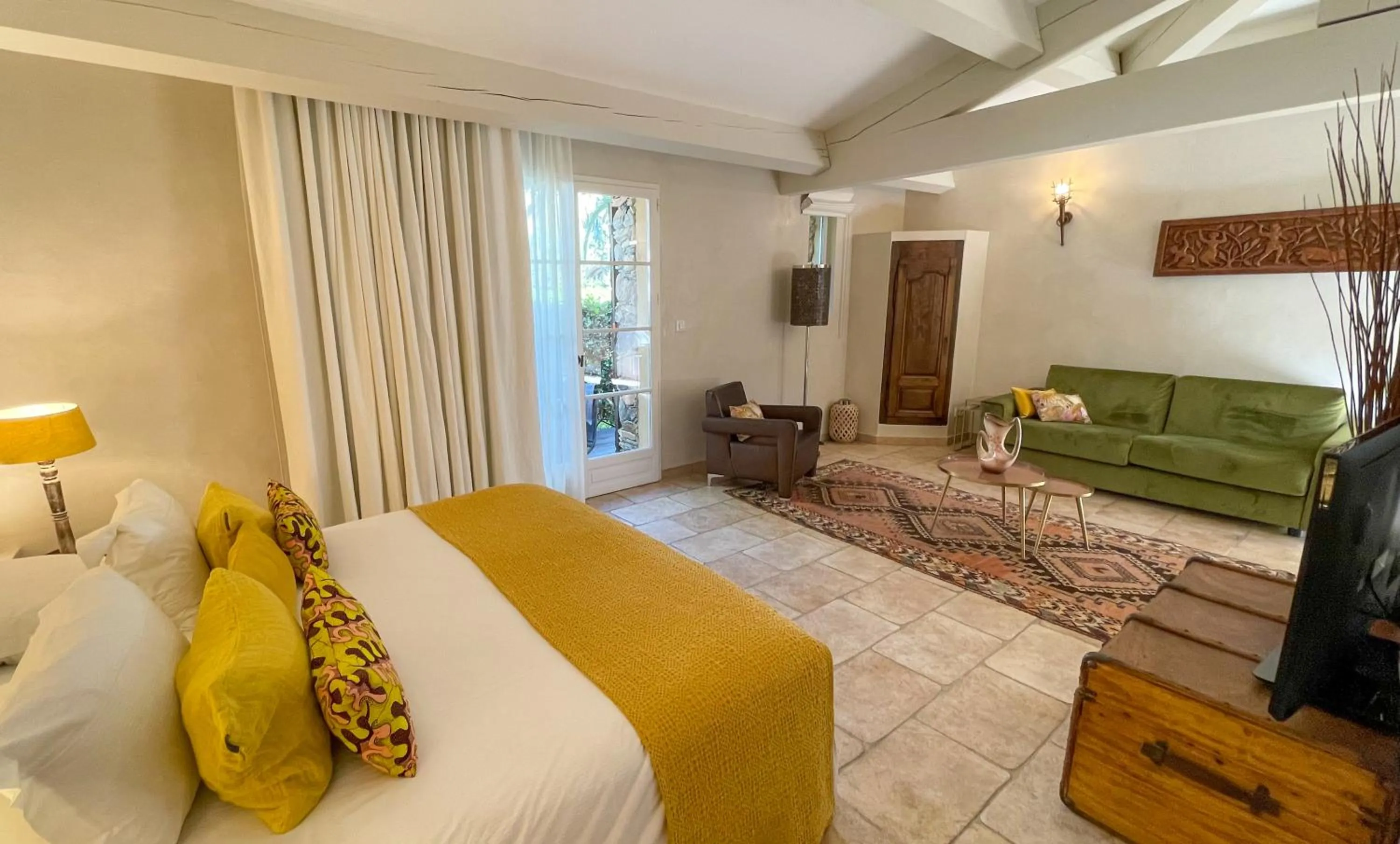 Shower, Bed in Hôtel La Dimora & Spa