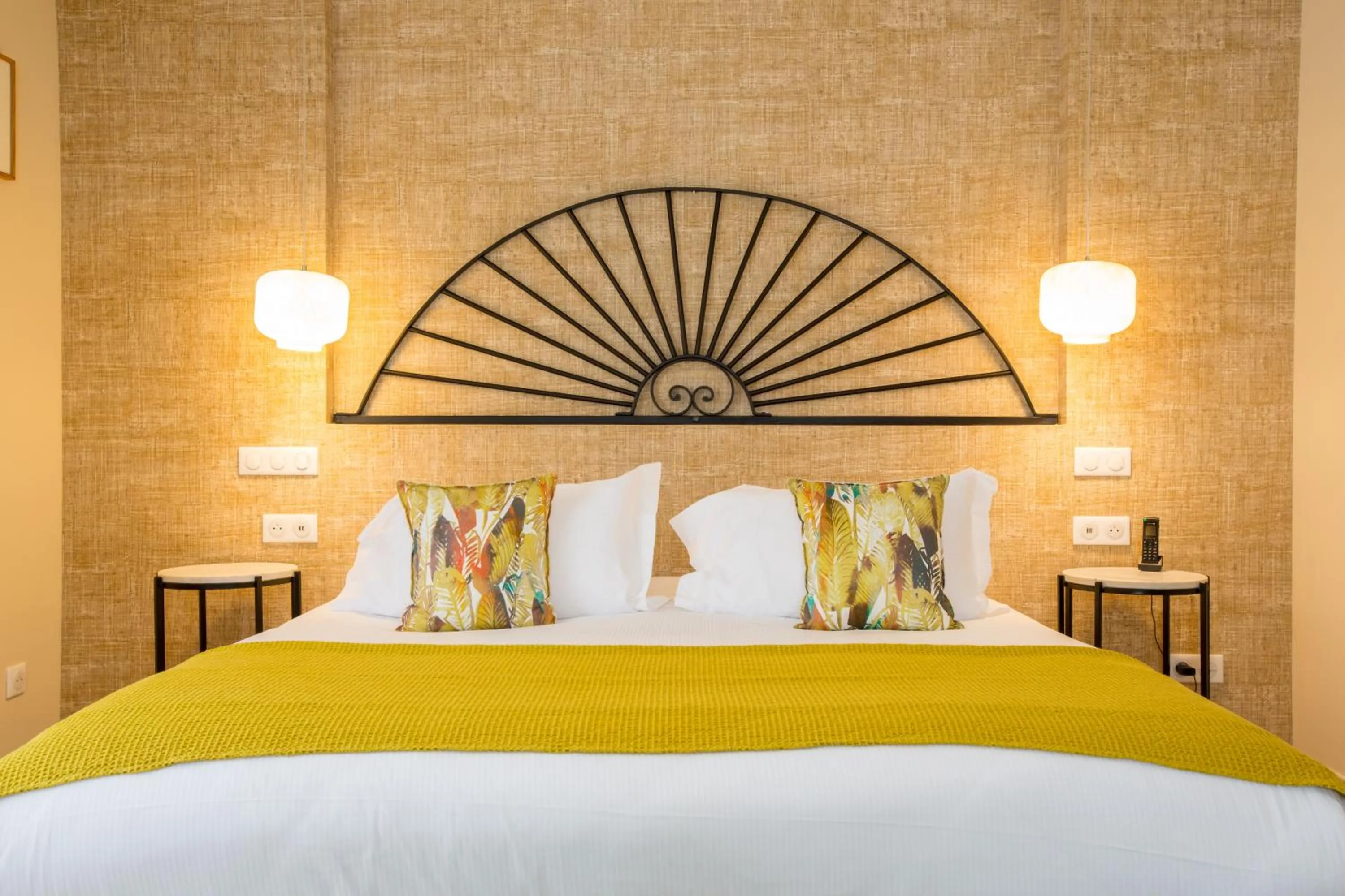 Patio, Bed in Hôtel La Dimora & Spa