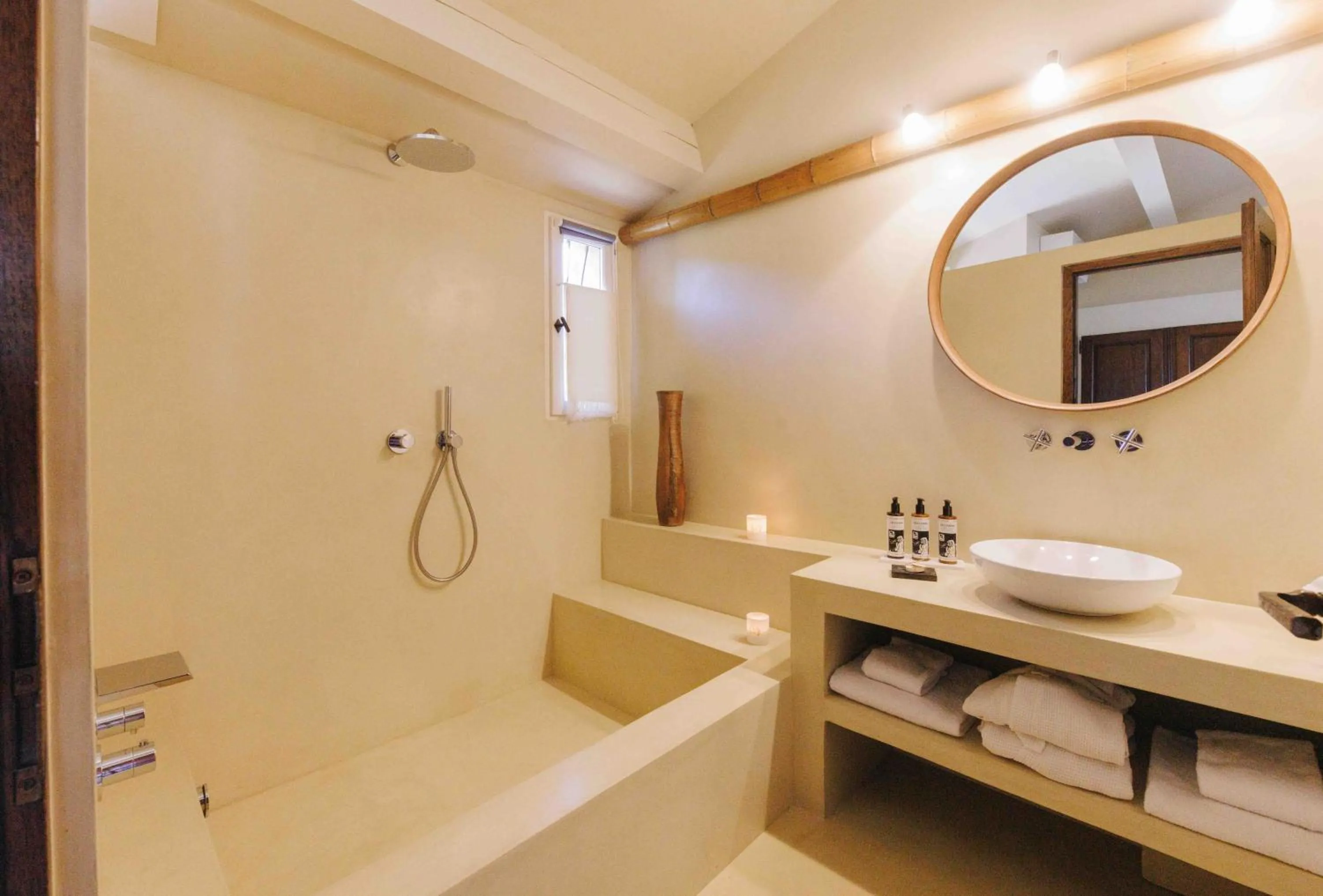 Swimming pool in Hôtel La Dimora & Spa