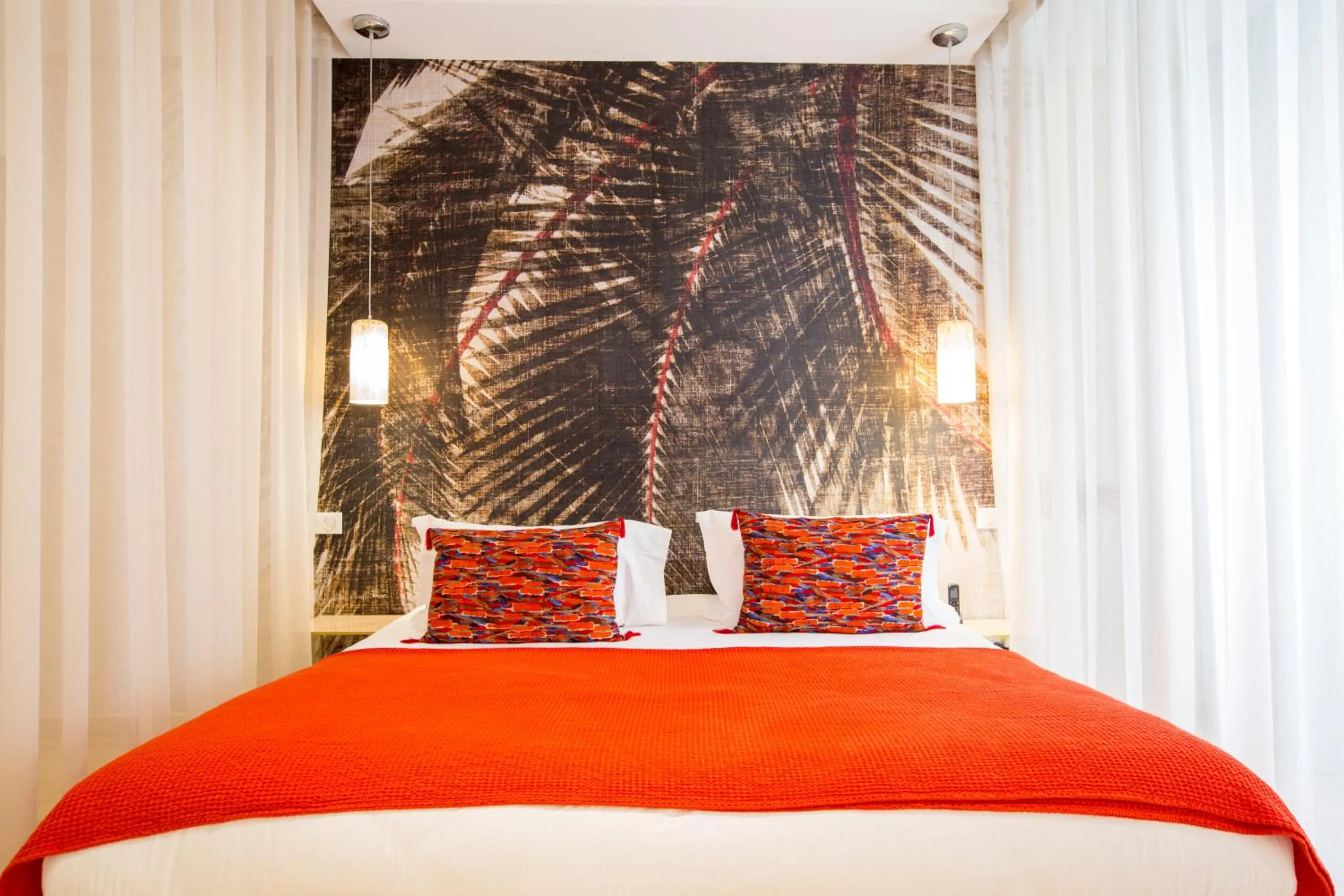 Shower, Bed in Hôtel La Dimora & Spa