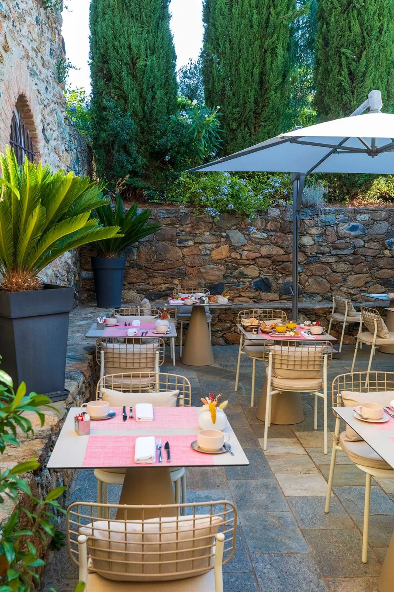 Patio in Hôtel La Dimora & Spa