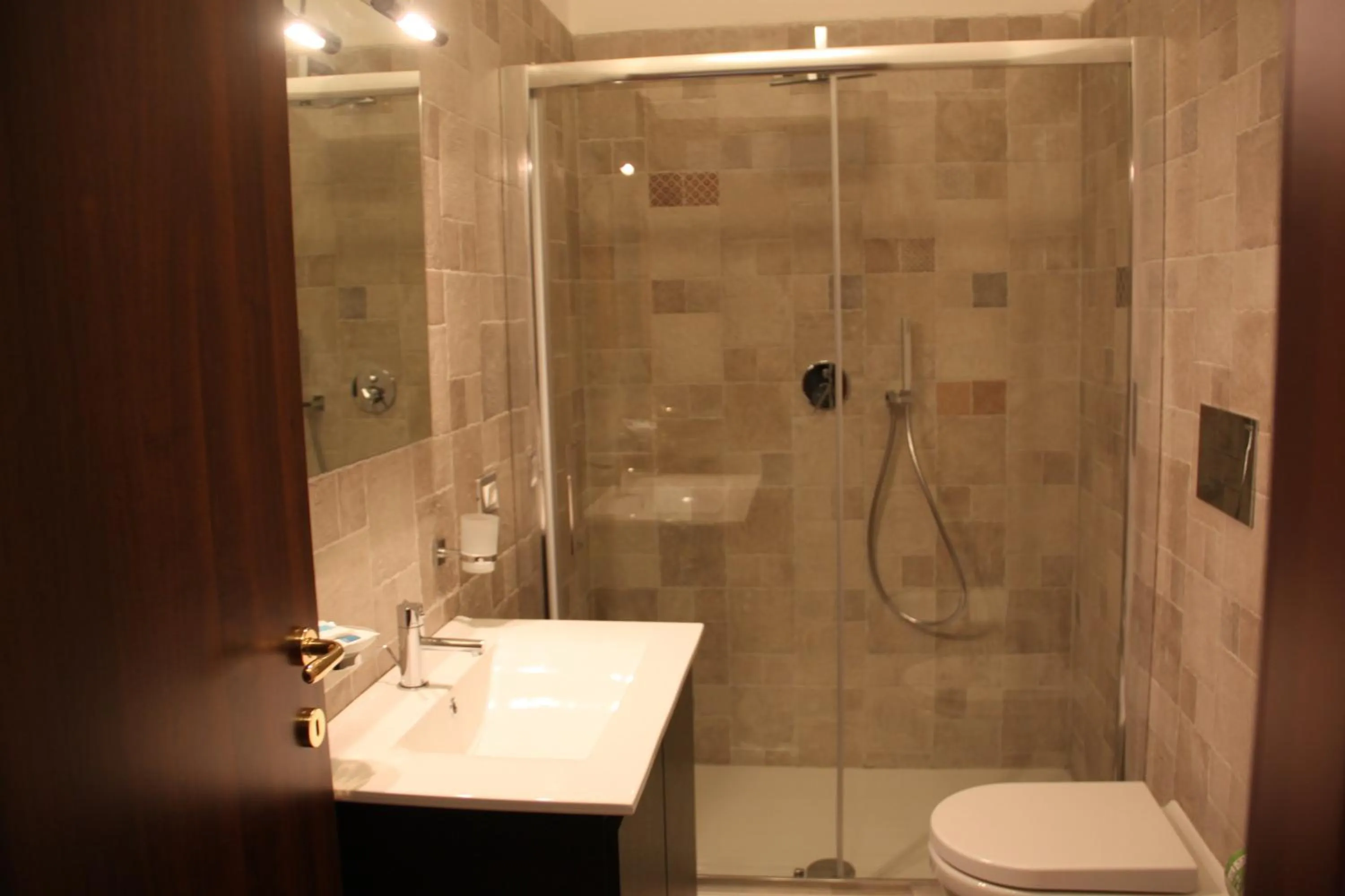 Shower in Casale La Zagara