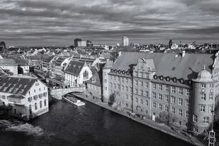 Nearby landmark in B&B bio new