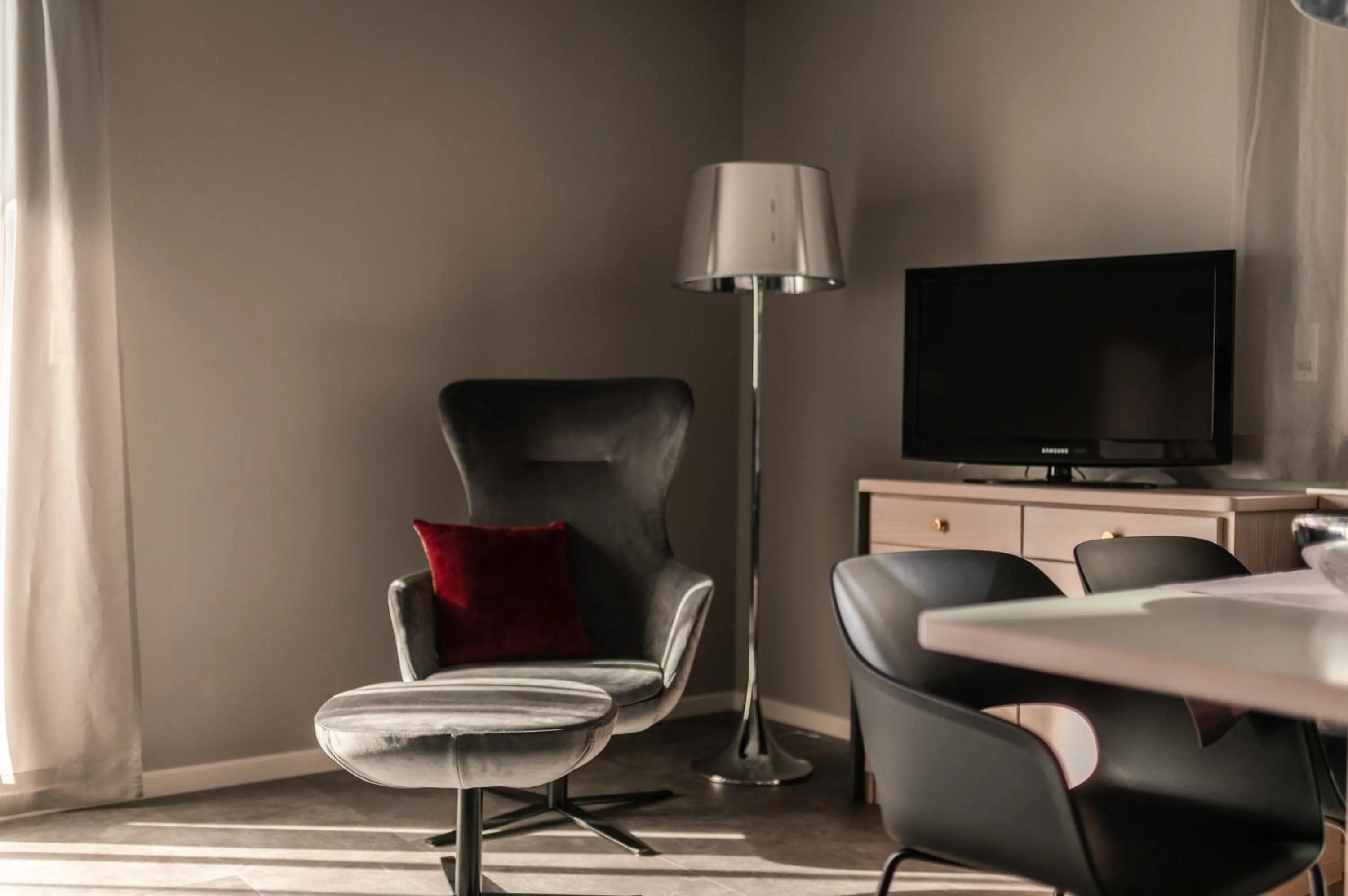 Communal lounge/ TV room in Apartmenthotel Ritterhof Suites & Breakfast