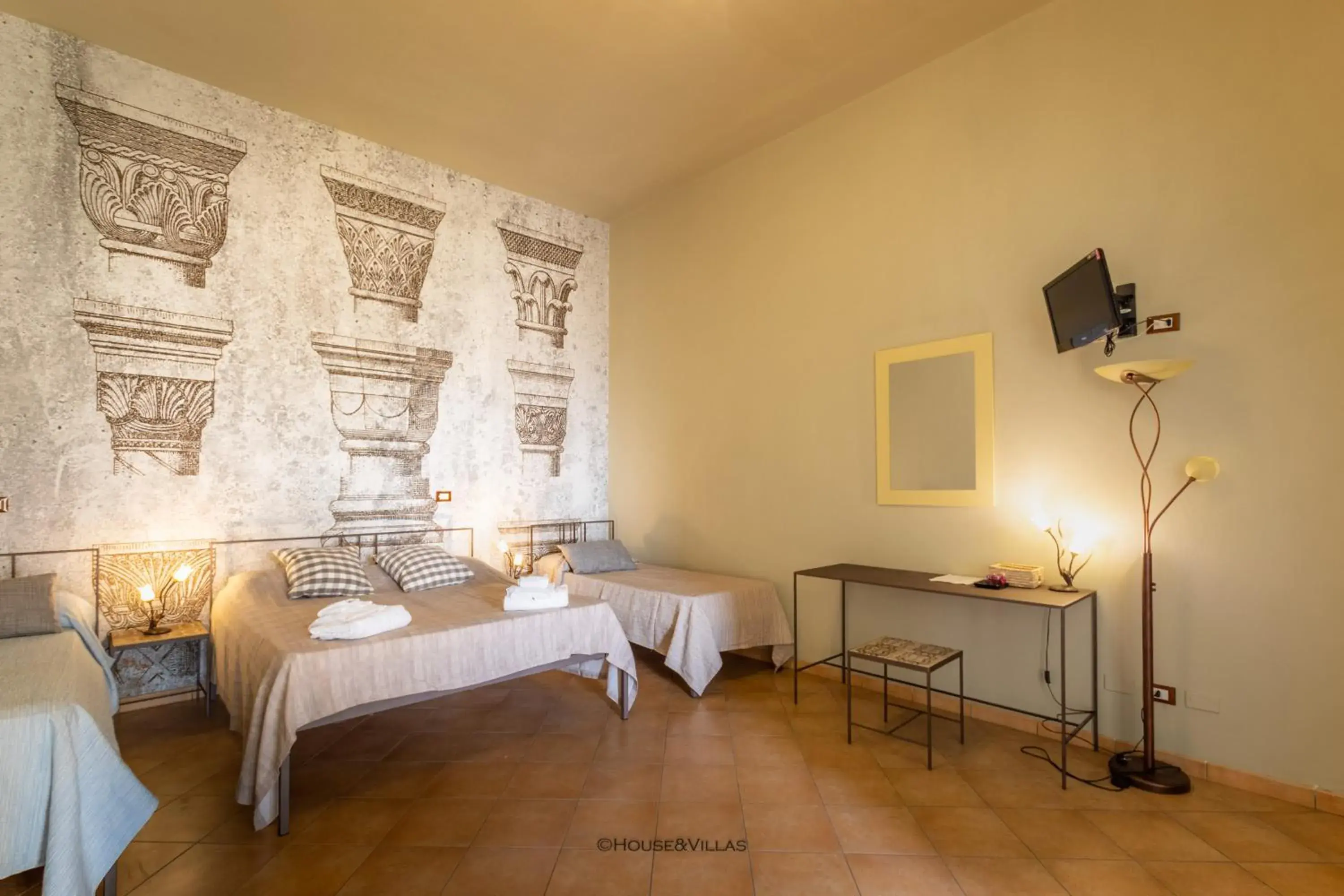 Standard King Room - single occupancy in Villa Rosaria Rooms Standard King Room - single occupancy in Villa Rosaria Rooms