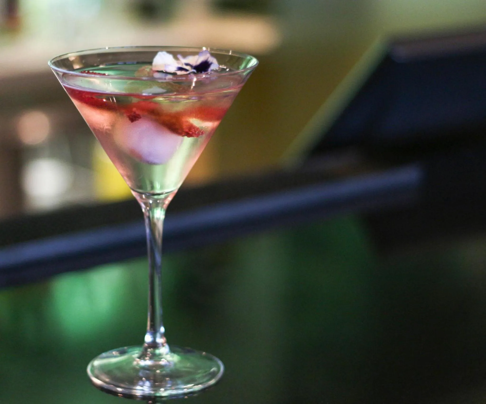 Lounge or bar in Crowne Plaza London - Kingston by IHG