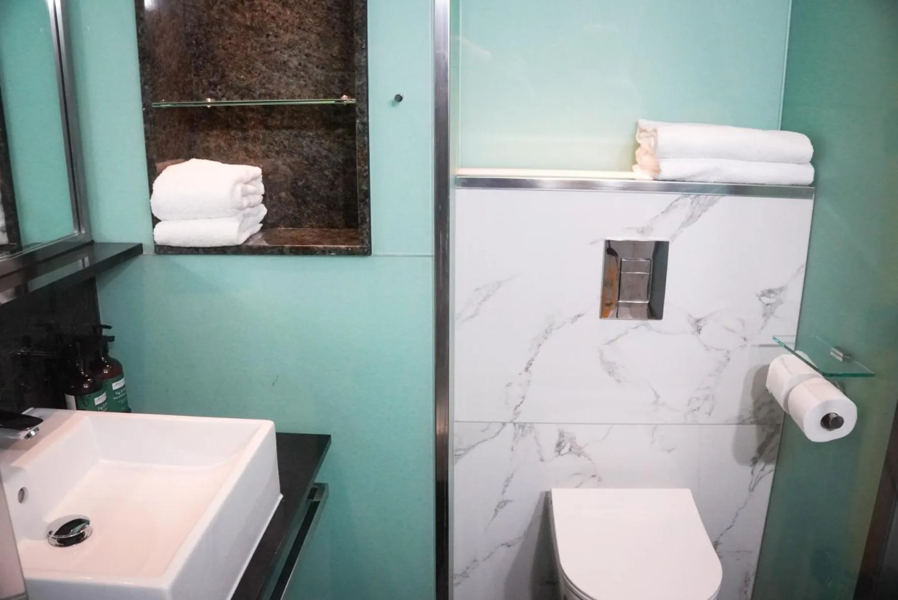 Photo of the whole room in Crowne Plaza London - Kingston by IHG