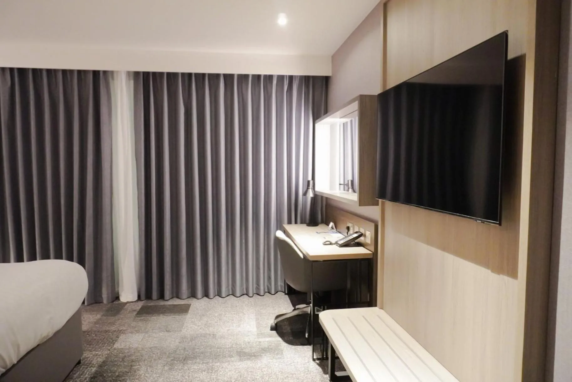 Photo of the whole room, Bed in Crowne Plaza London - Kingston by IHG