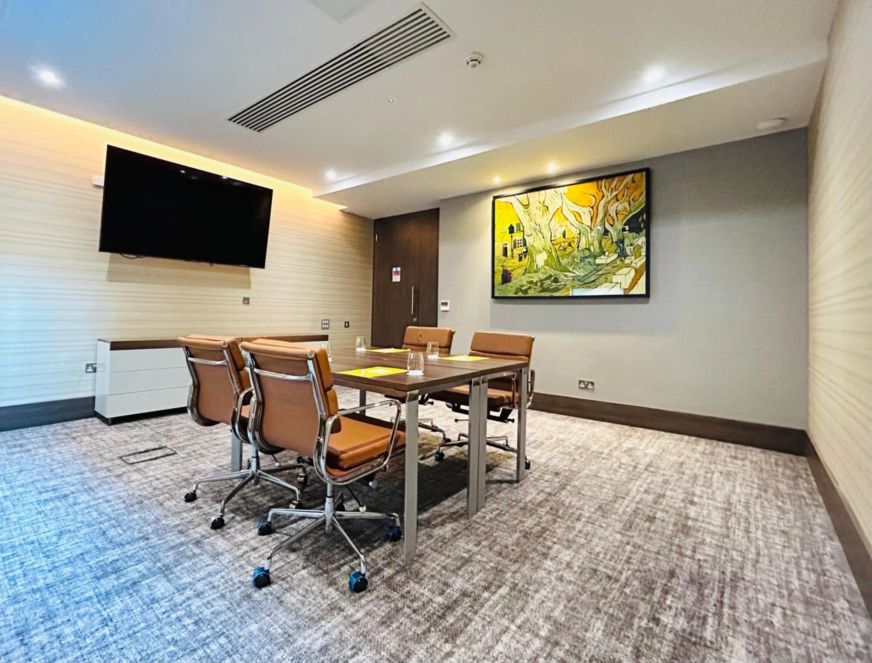 Meeting/conference room in Crowne Plaza London - Kingston by IHG