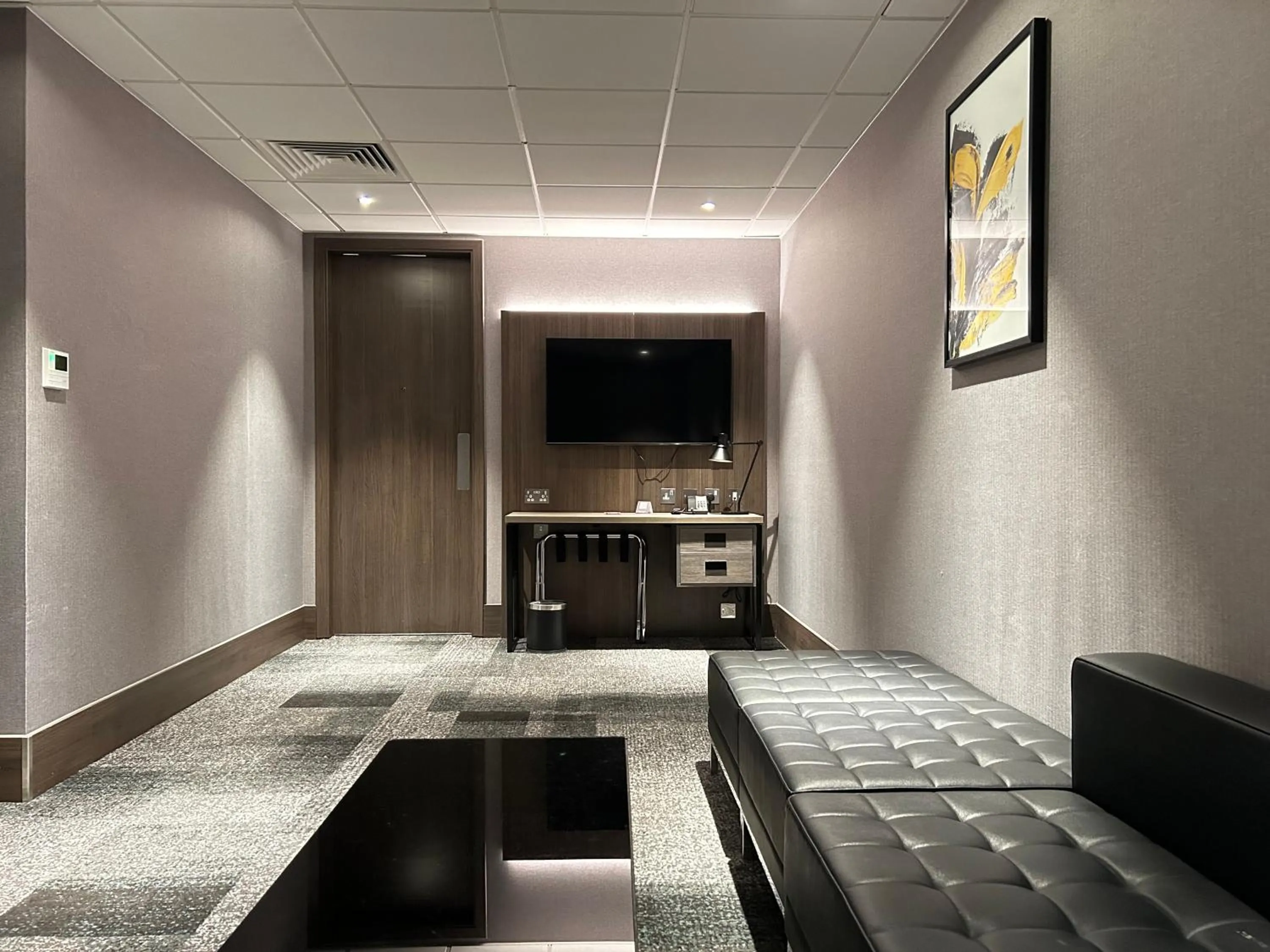 Living room in Crowne Plaza London - Kingston by IHG