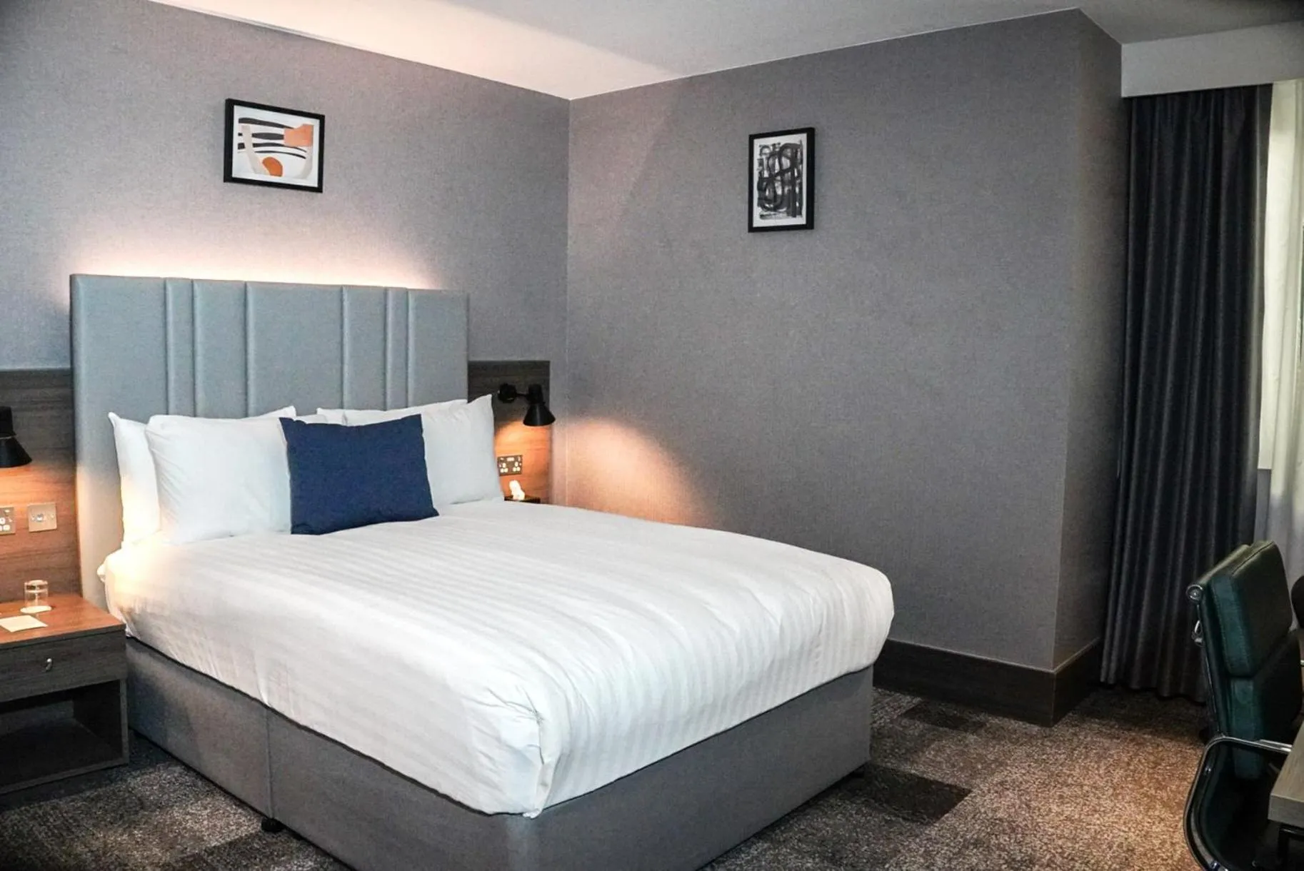 Photo of the whole room, Bed in Crowne Plaza London - Kingston by IHG