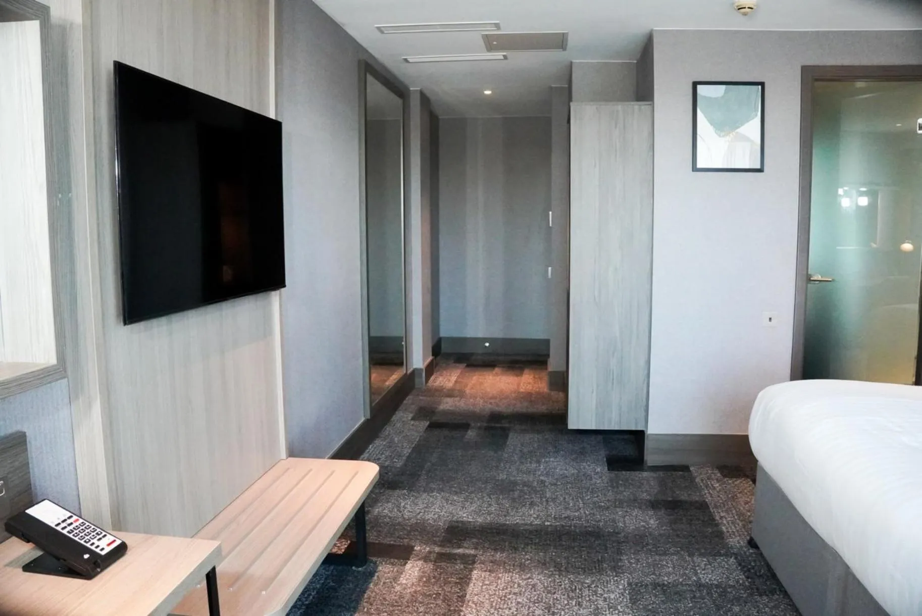 Photo of the whole room, Bed in Crowne Plaza London - Kingston by IHG