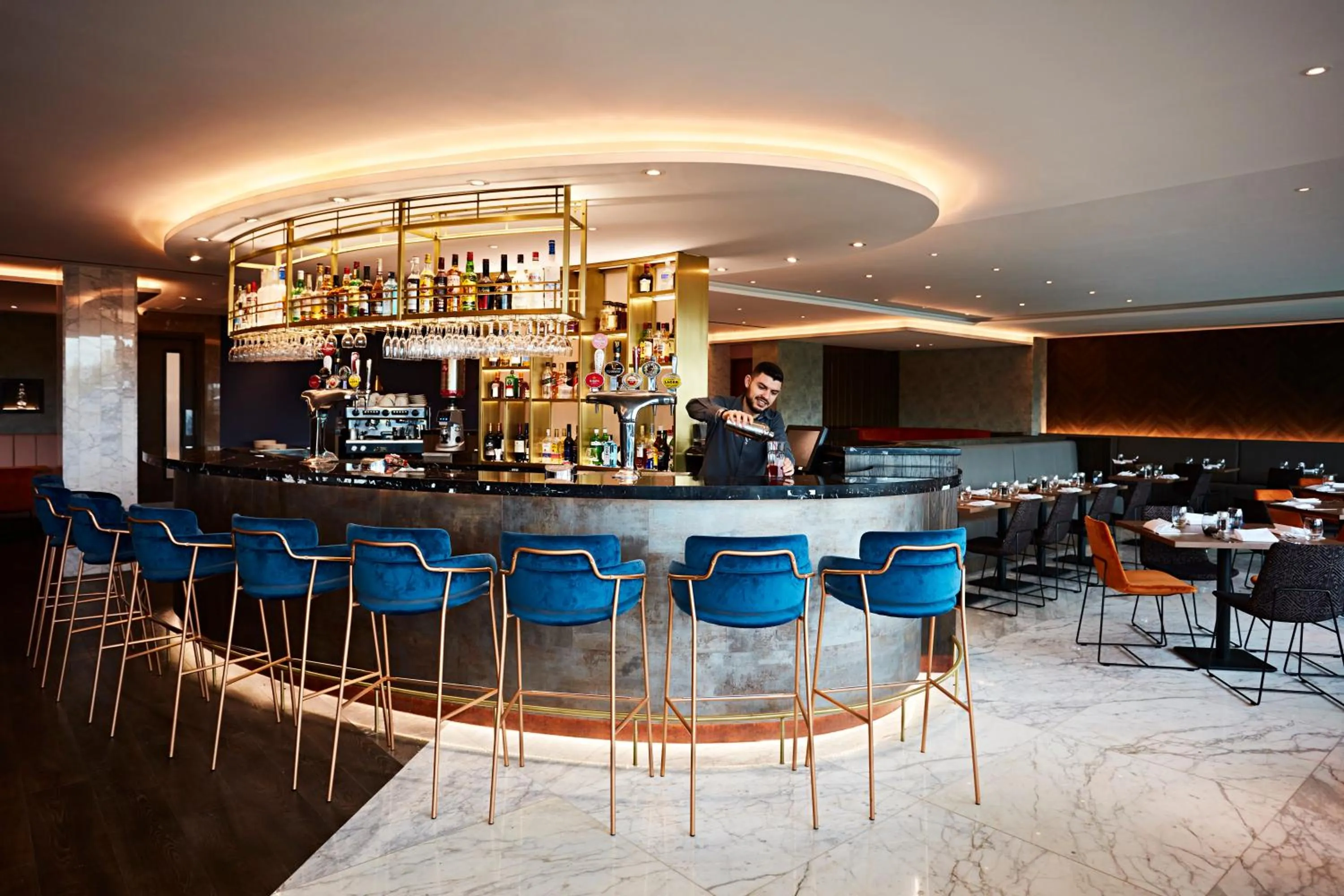 Lounge or bar in Crowne Plaza London - Kingston by IHG