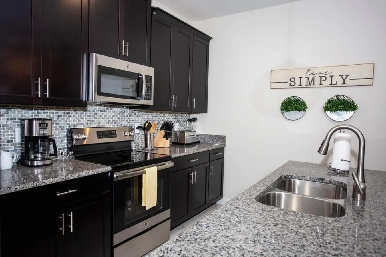 Four Bedrooms at StoreyLakeResort 3063