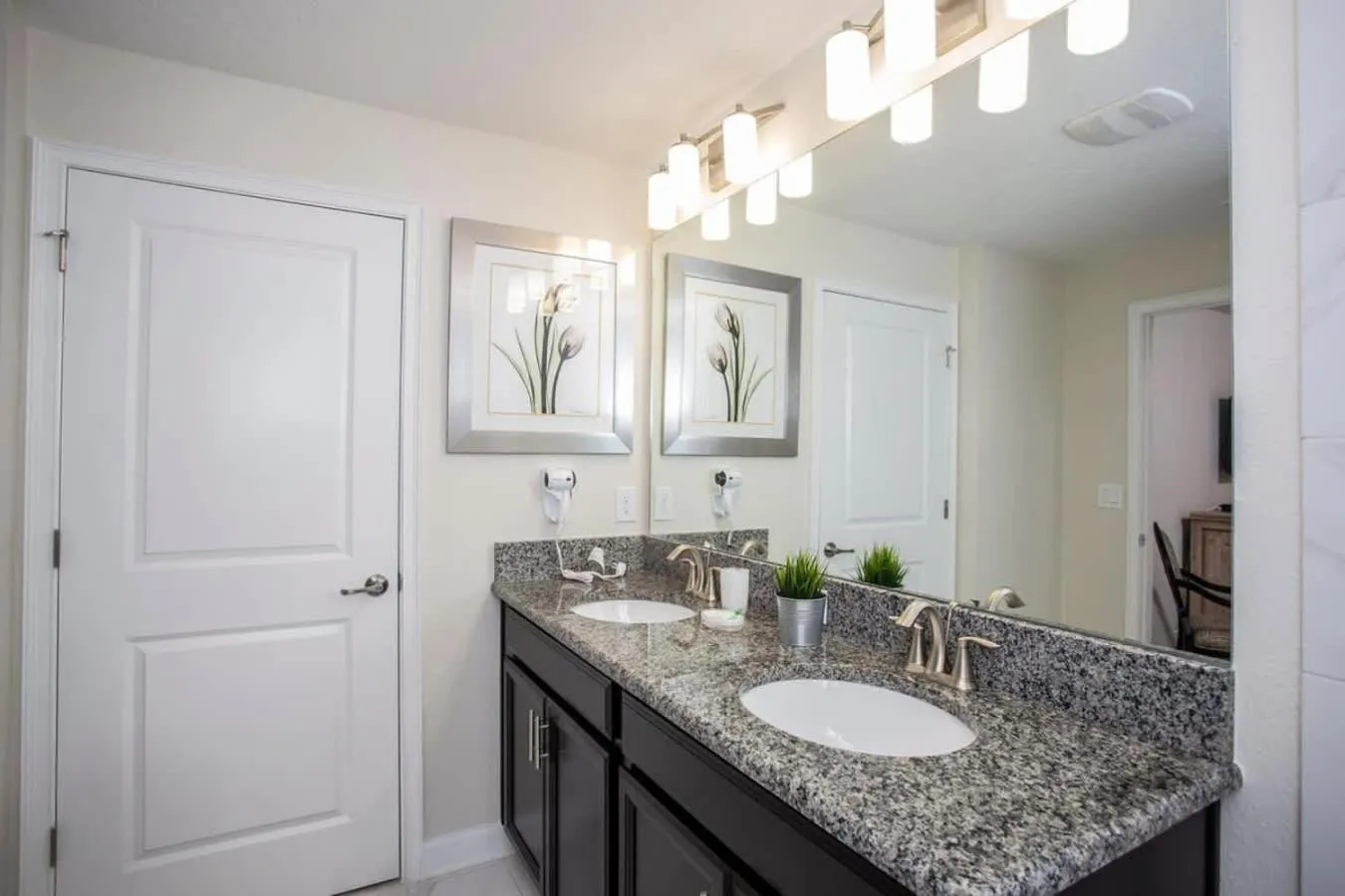 Four Bedrooms at StoreyLakeResort 3063