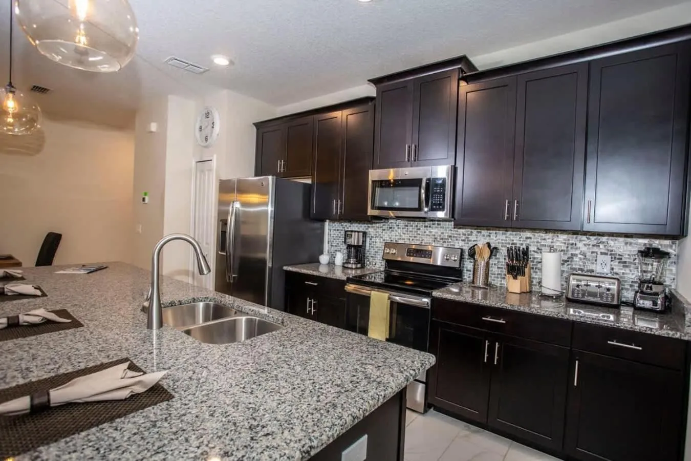 Four Bedrooms at StoreyLakeResort 3063