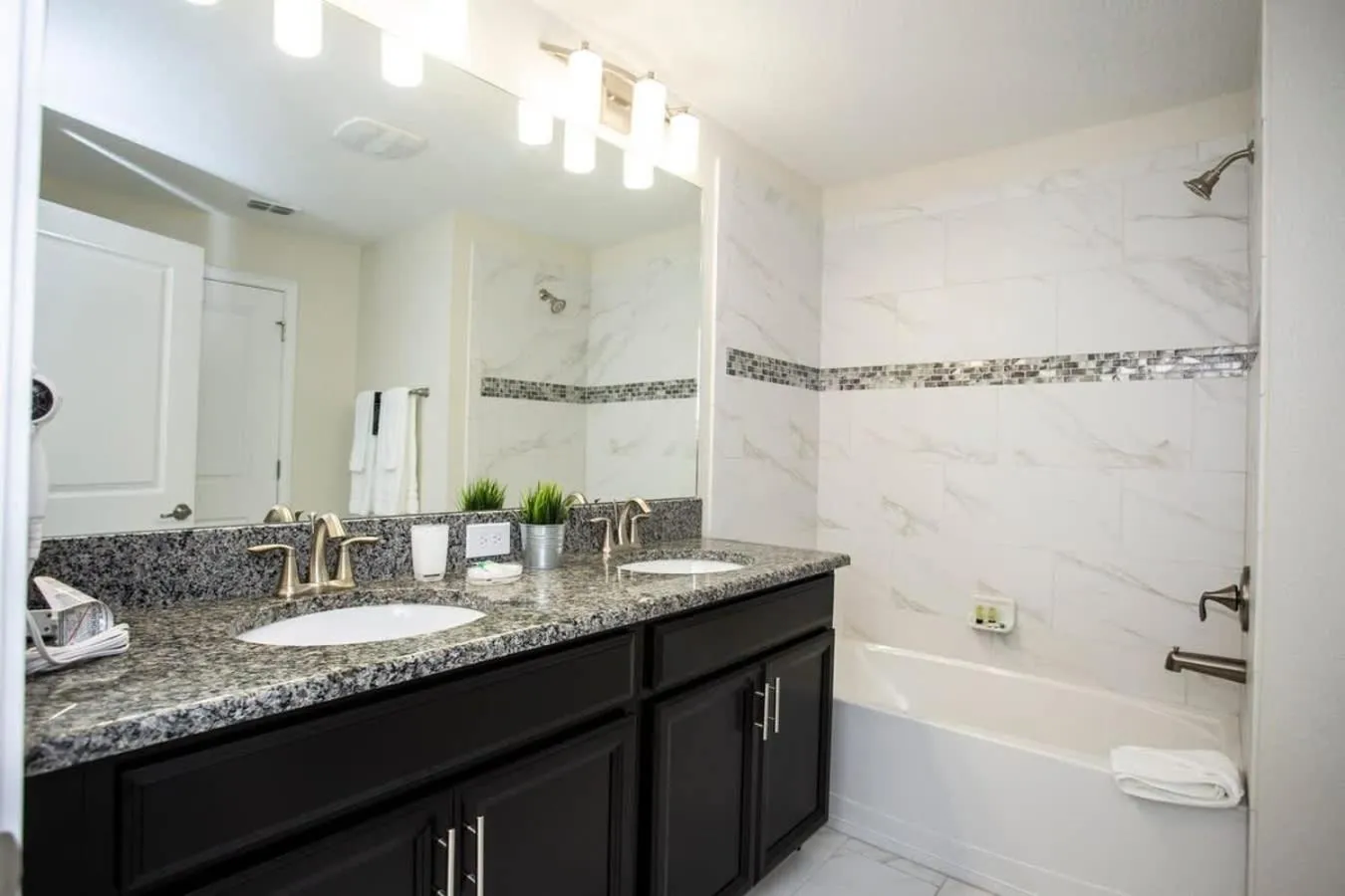 Four Bedrooms at StoreyLakeResort 3063