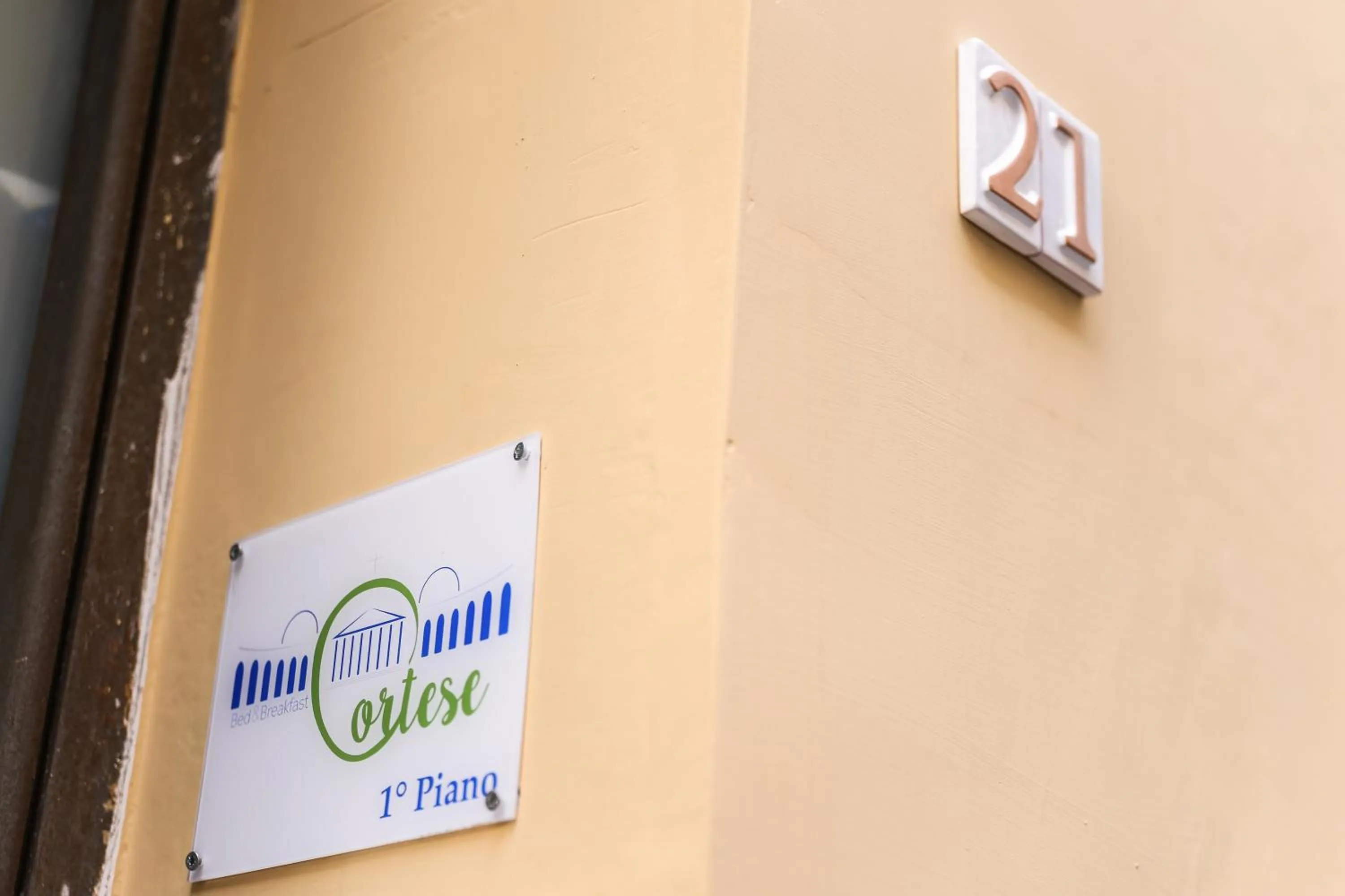 Facade/entrance in Cortese