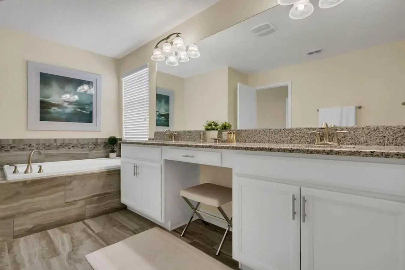 Five Bedrooms Single Family 4759