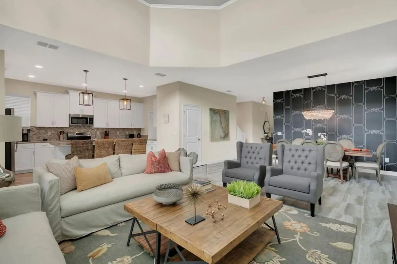 Five Bedrooms Single Family 4759