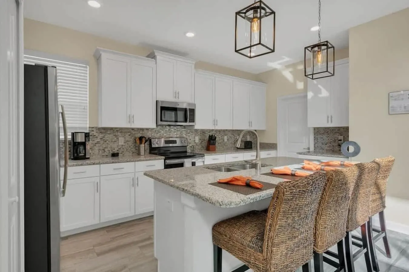 Five Bedrooms Single Family 4759