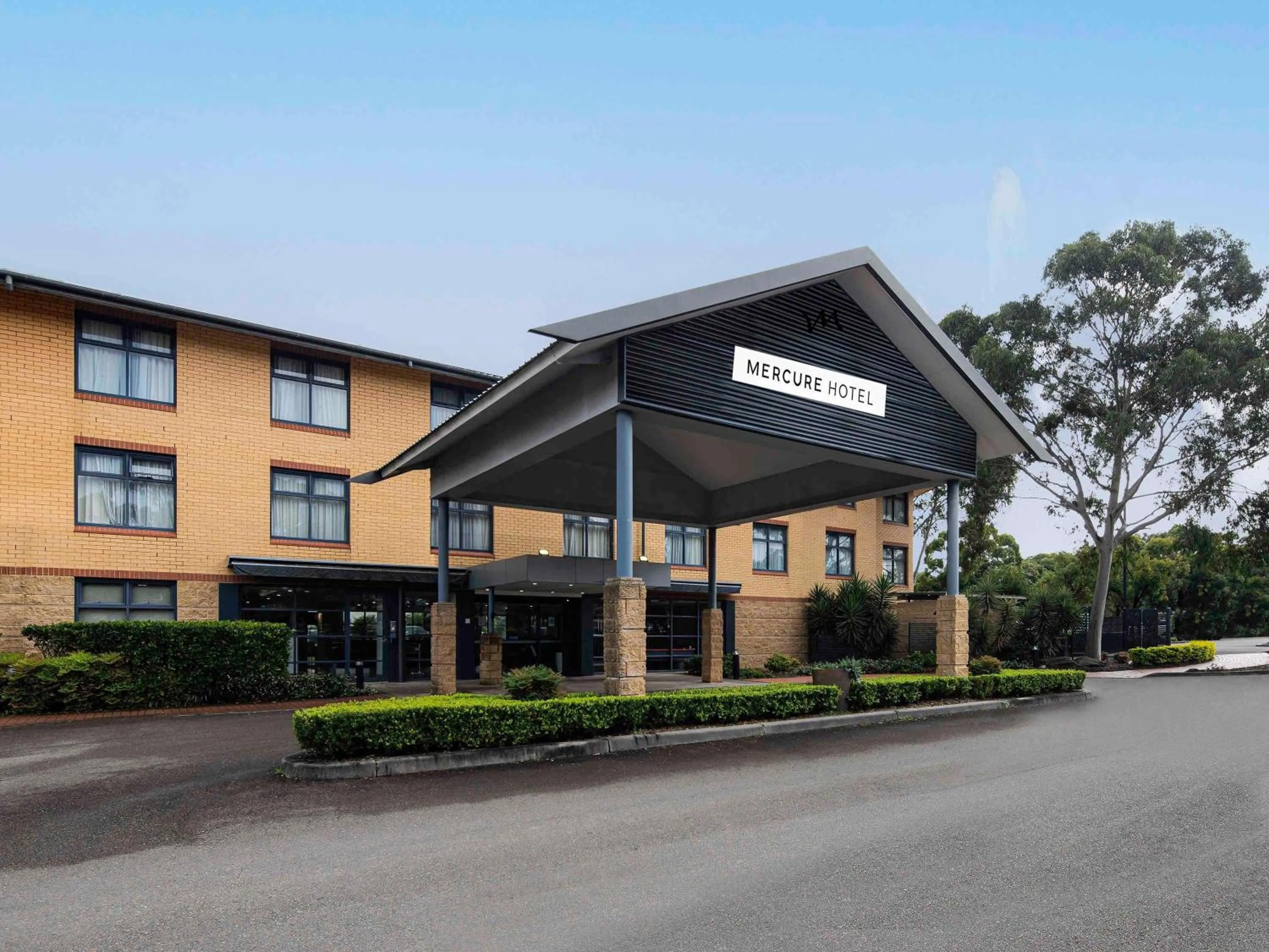 Property building in Mercure Sydney Blacktown